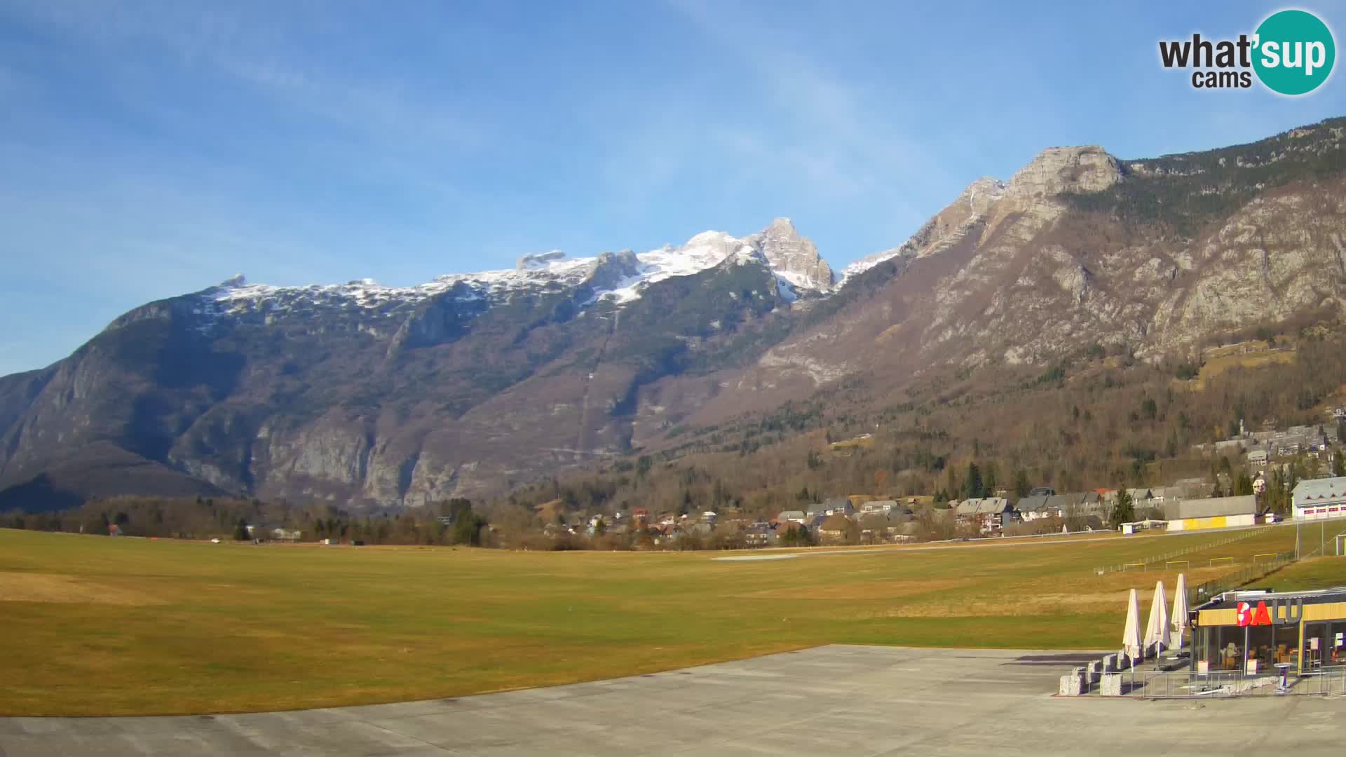 Web kamera uživo Zračna luka Bovec – Pogled na Kanin