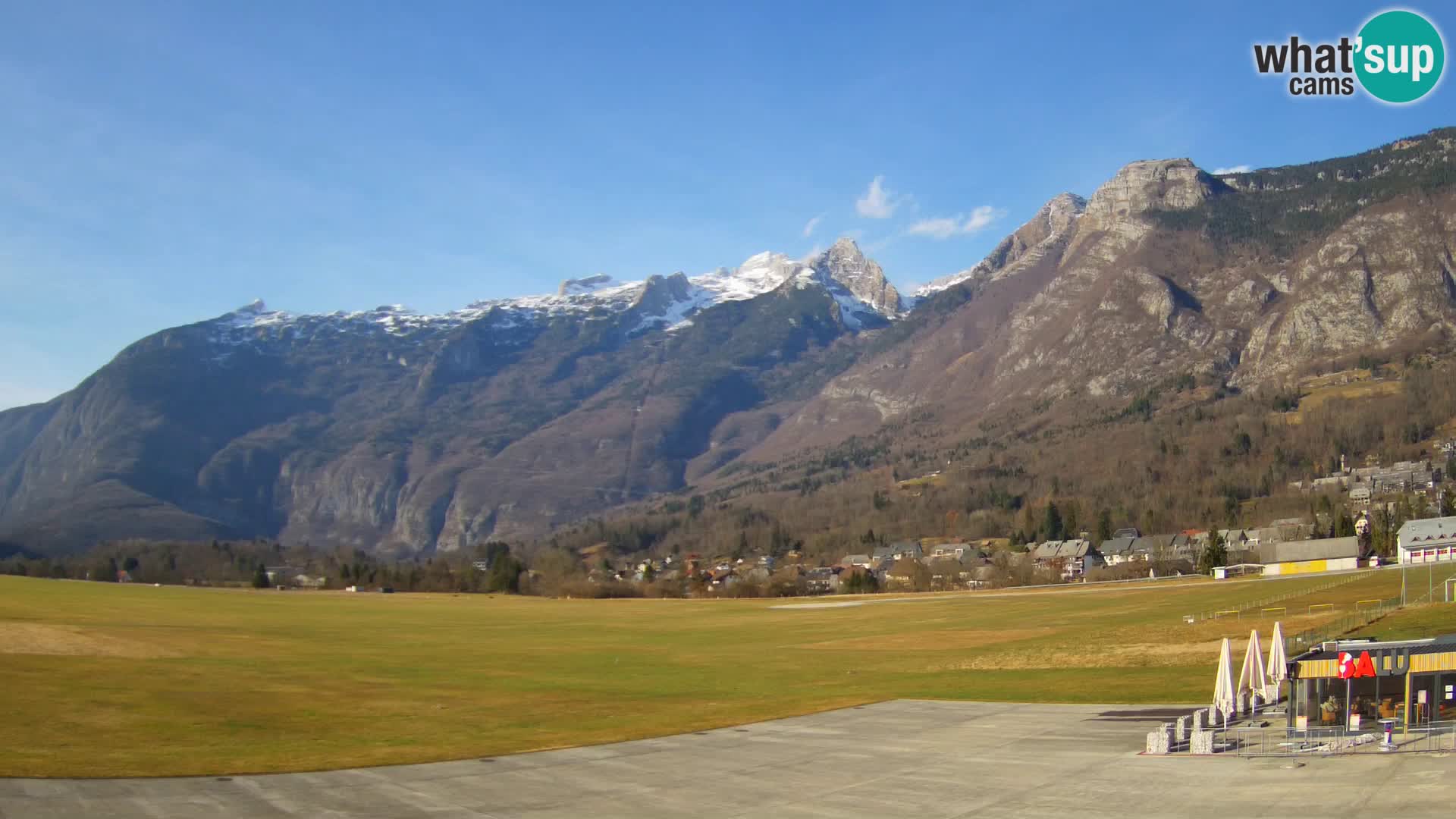 Web kamera uživo Zračna luka Bovec – Pogled na Kanin