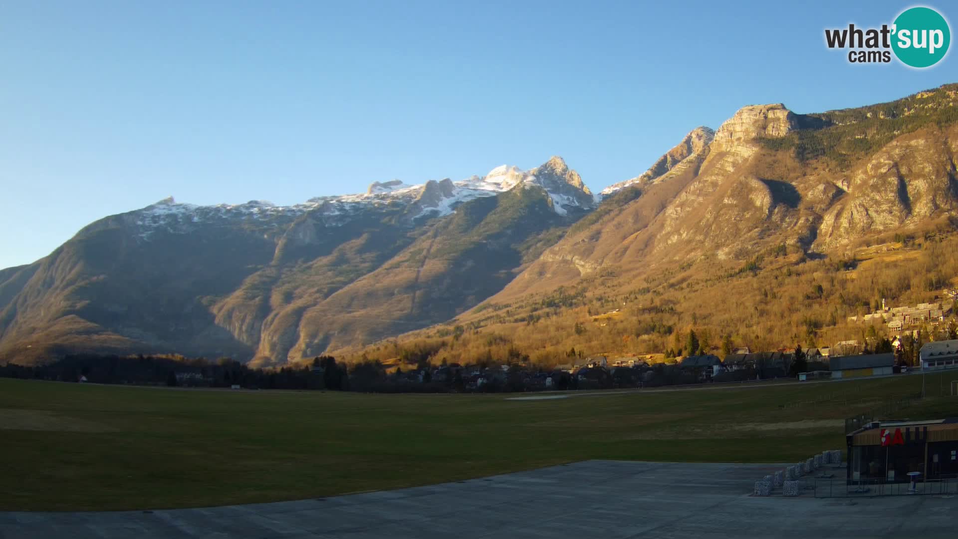 Webcam en direct Aéroport de Bovec – Vue sur Kanin