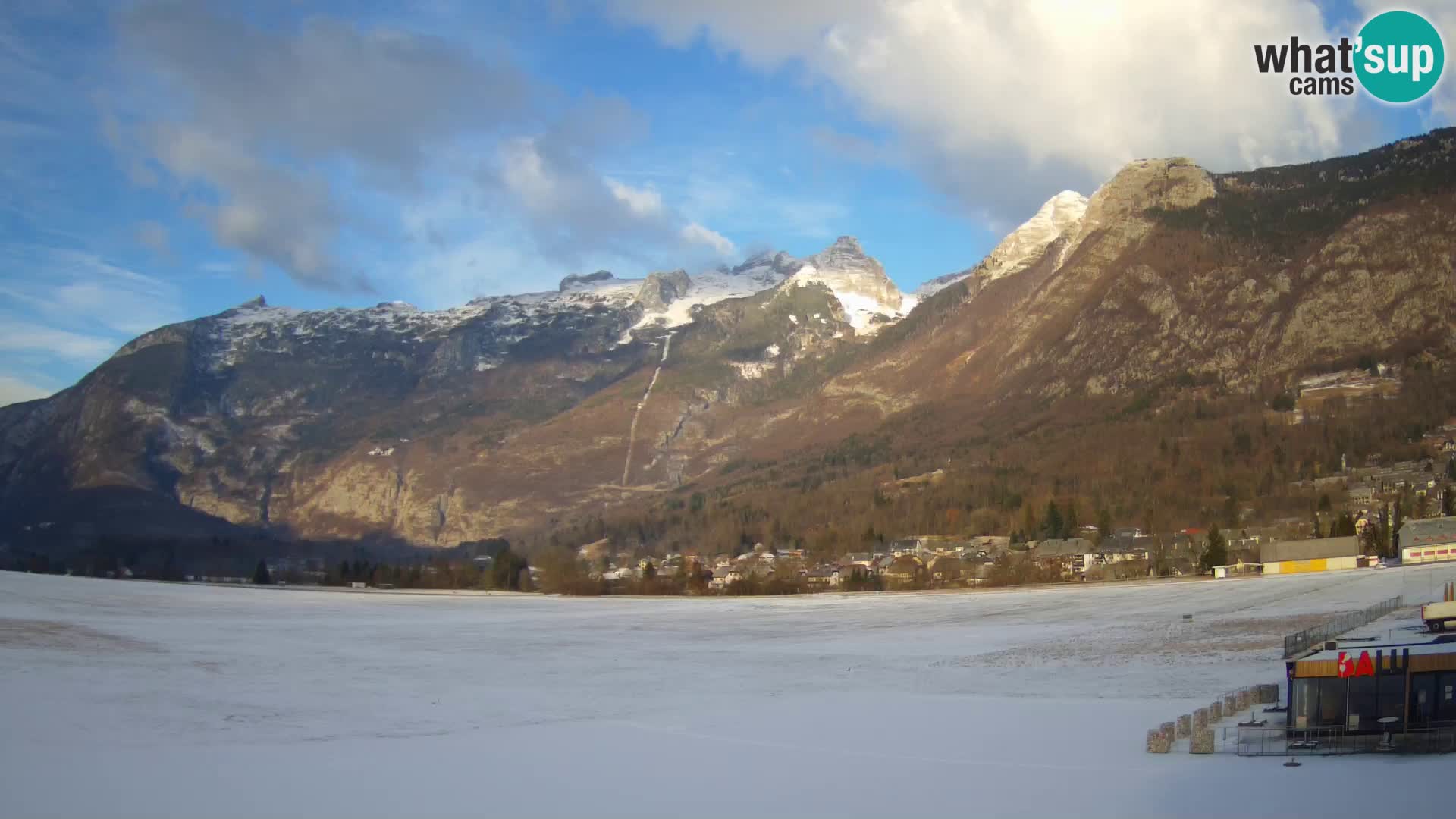 Web kamera uživo Zračna luka Bovec – Pogled na Kanin
