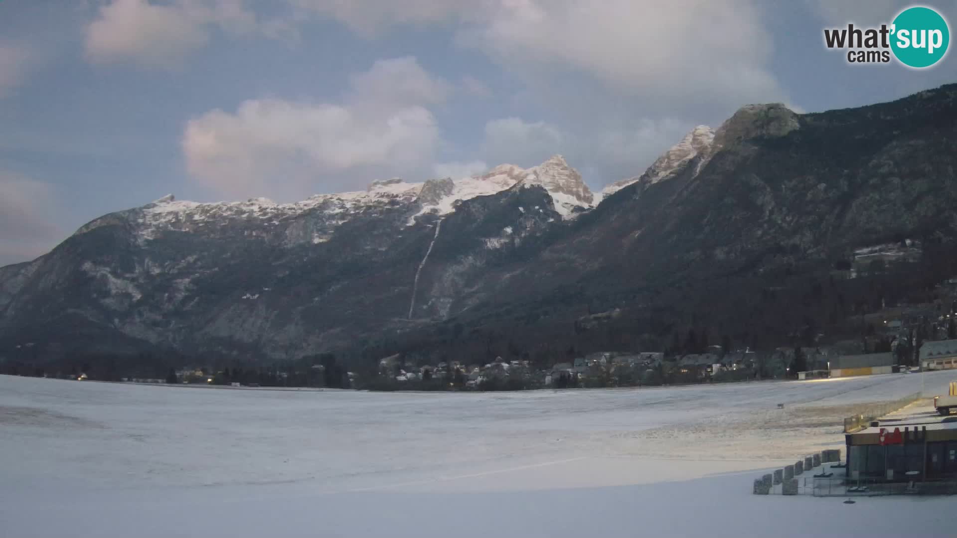 Live webcam Bovec airport – View to Kanin