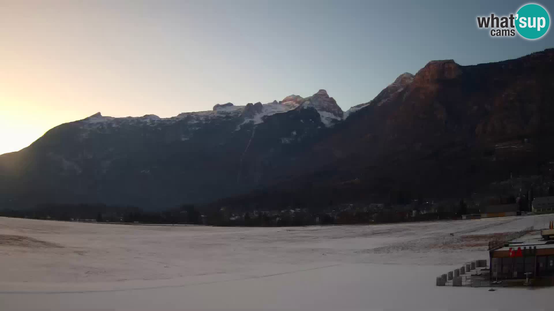 Webcam en direct Aéroport de Bovec – Vue sur Kanin
