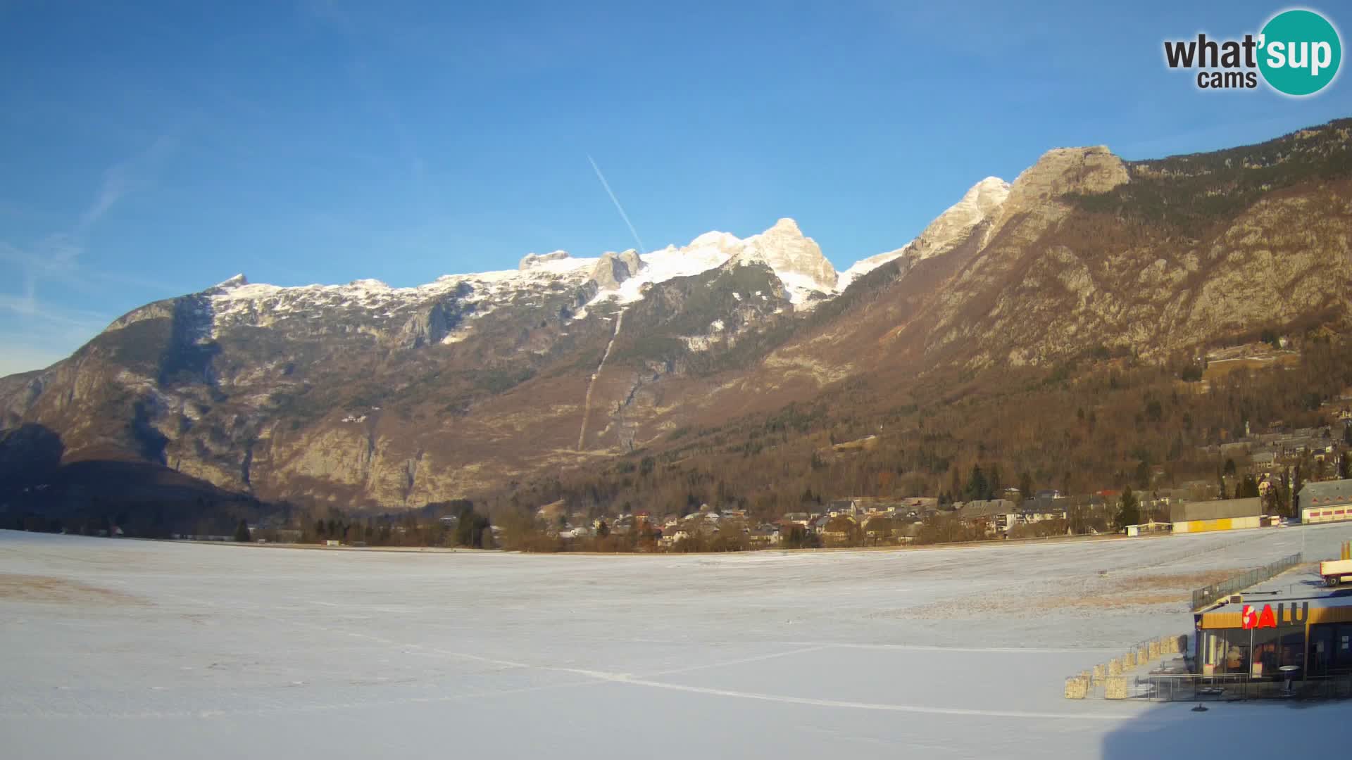 Web kamera uživo Zračna luka Bovec – Pogled na Kanin