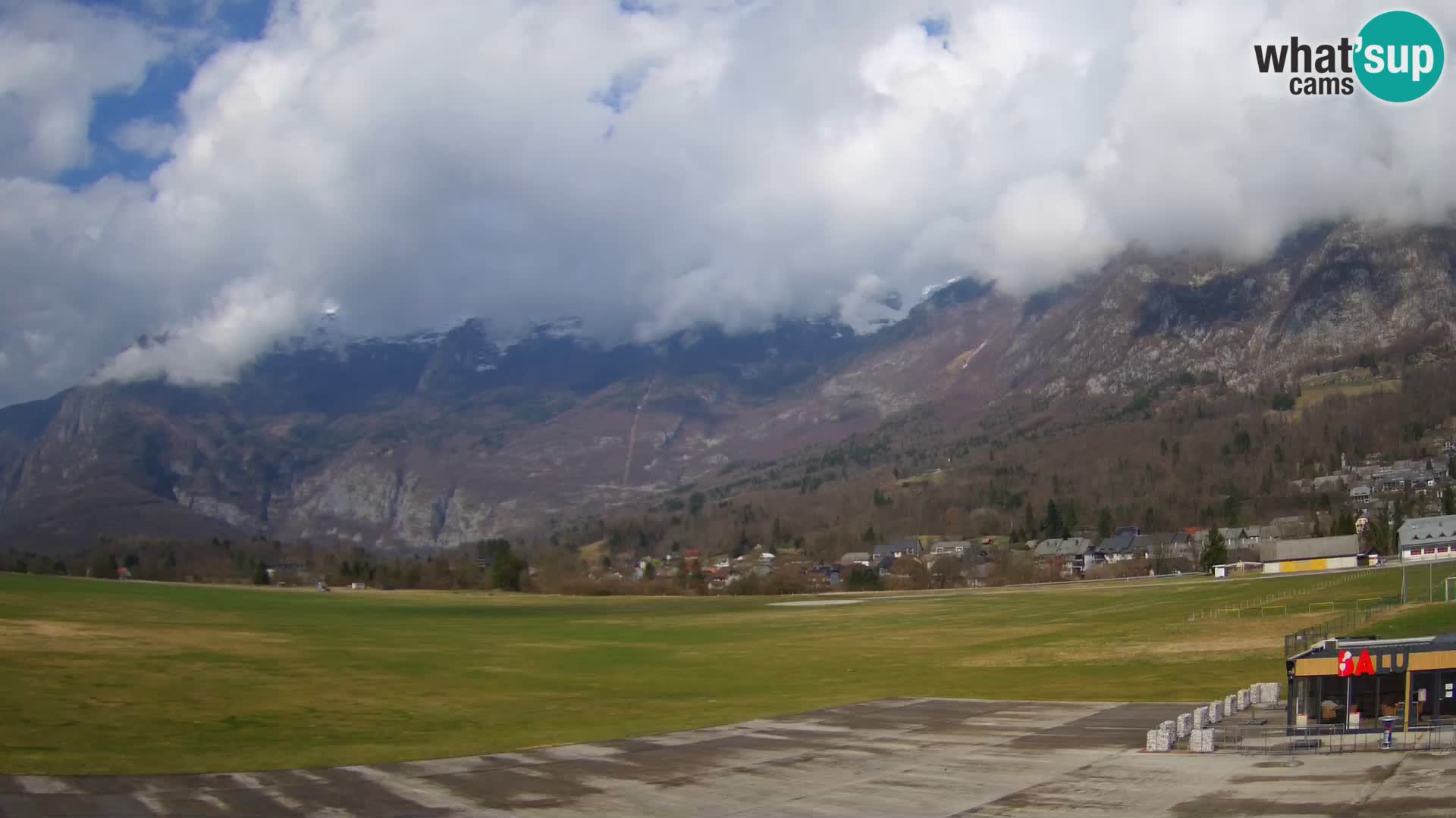 Webcam en direct Aéroport de Bovec – Vue sur Kanin