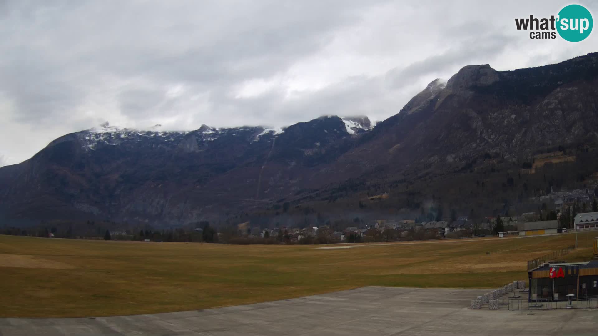 Web kamera uživo Zračna luka Bovec – Pogled na Kanin