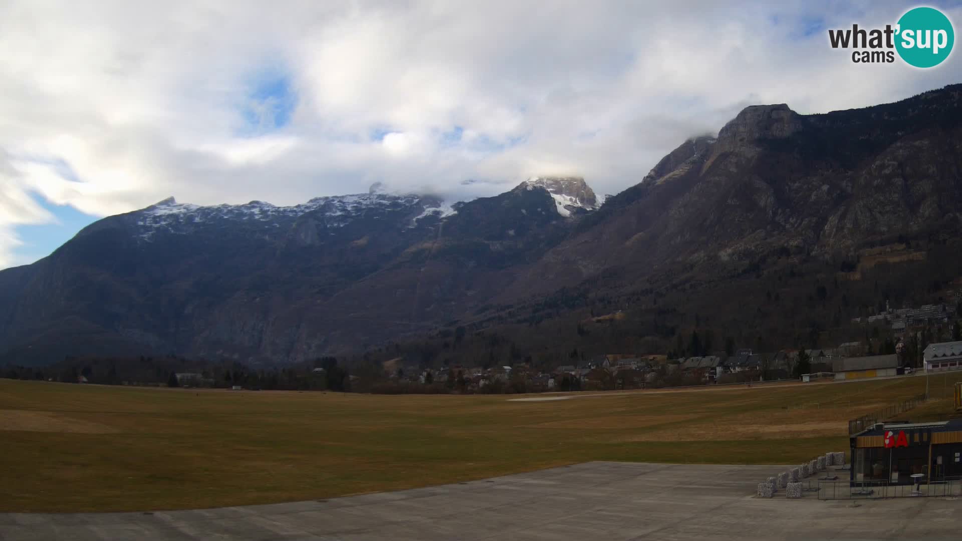 Cámara web en vivo Aeropuerto de Bovec – Vista a Kanin