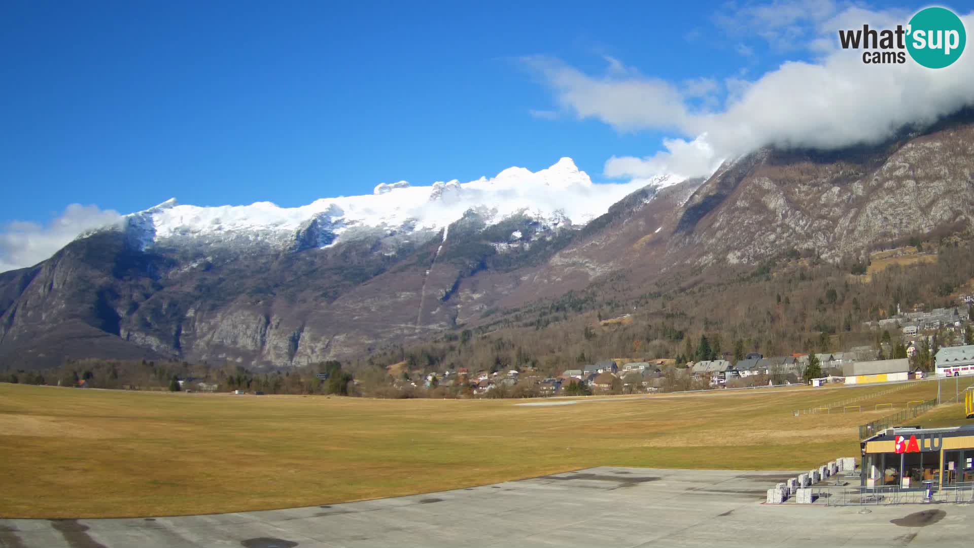 Spletna kamera letališče Bovec – pogled proti Kaninu