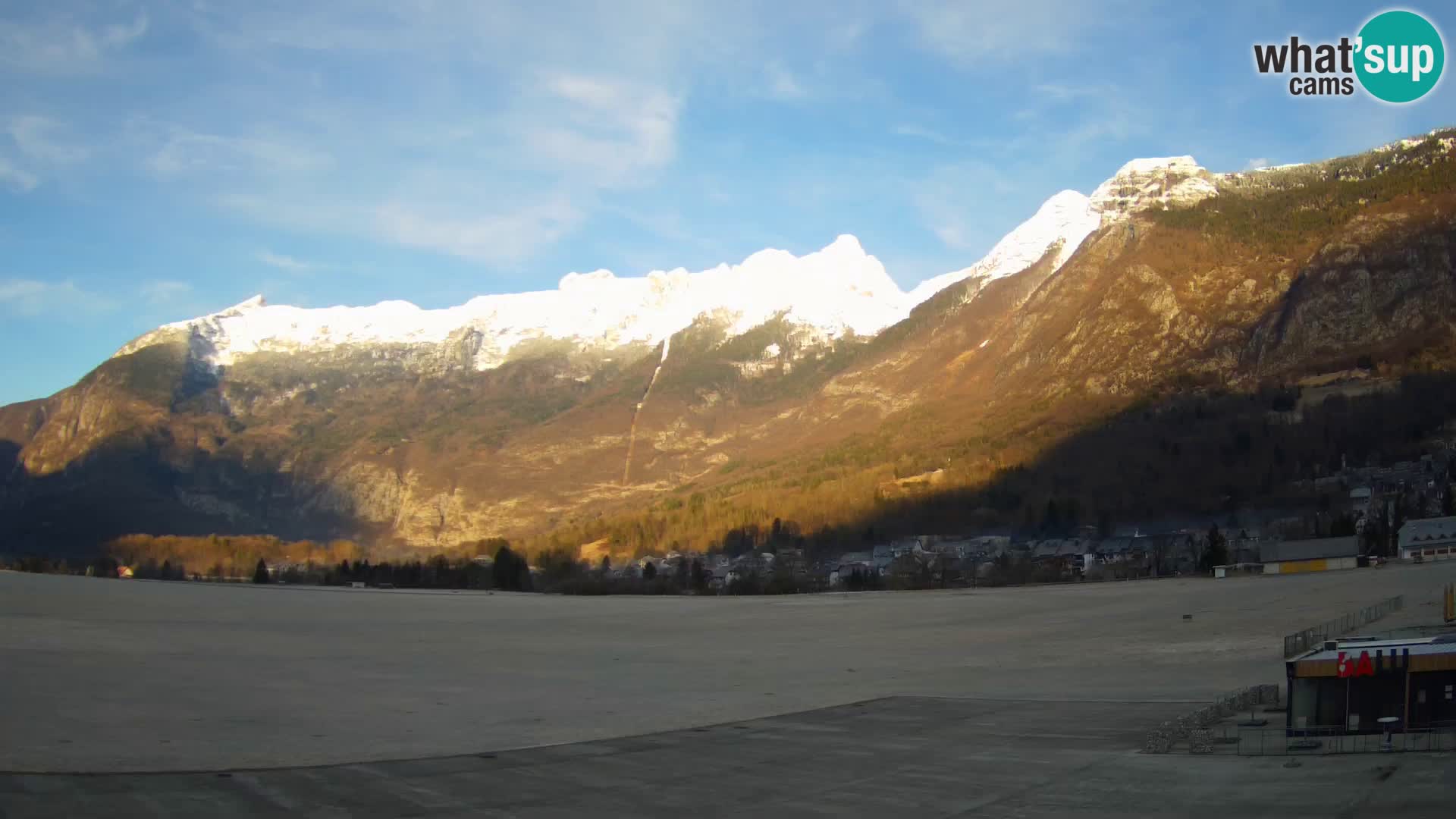 Webcam en direct Aéroport de Bovec – Vue sur Kanin