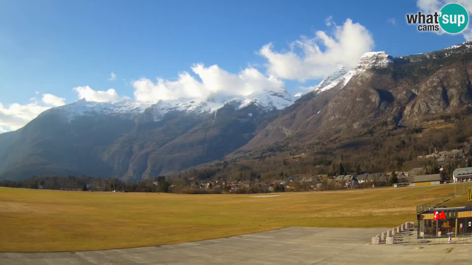 Web kamera uživo Zračna luka Bovec – Pogled na Kanin