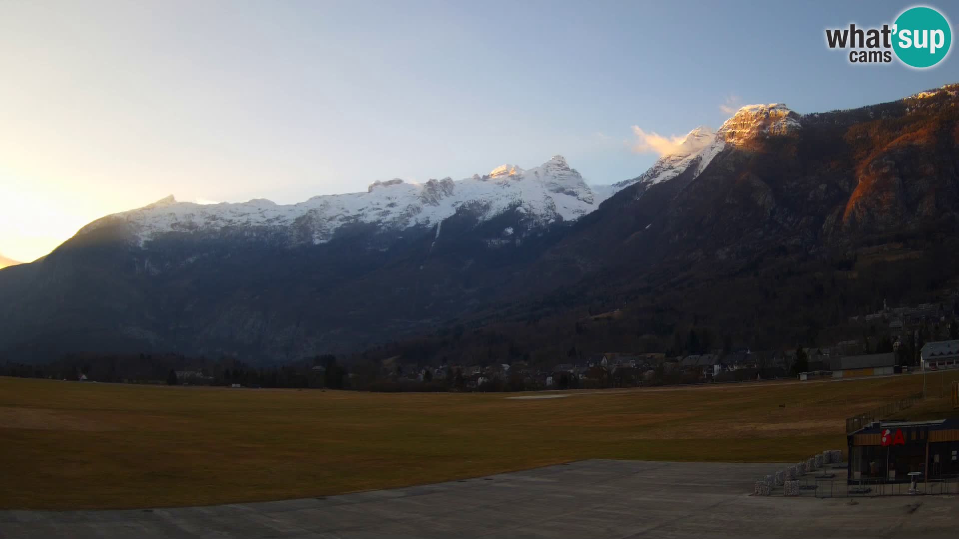 Webcam en direct Aéroport de Bovec – Vue sur Kanin
