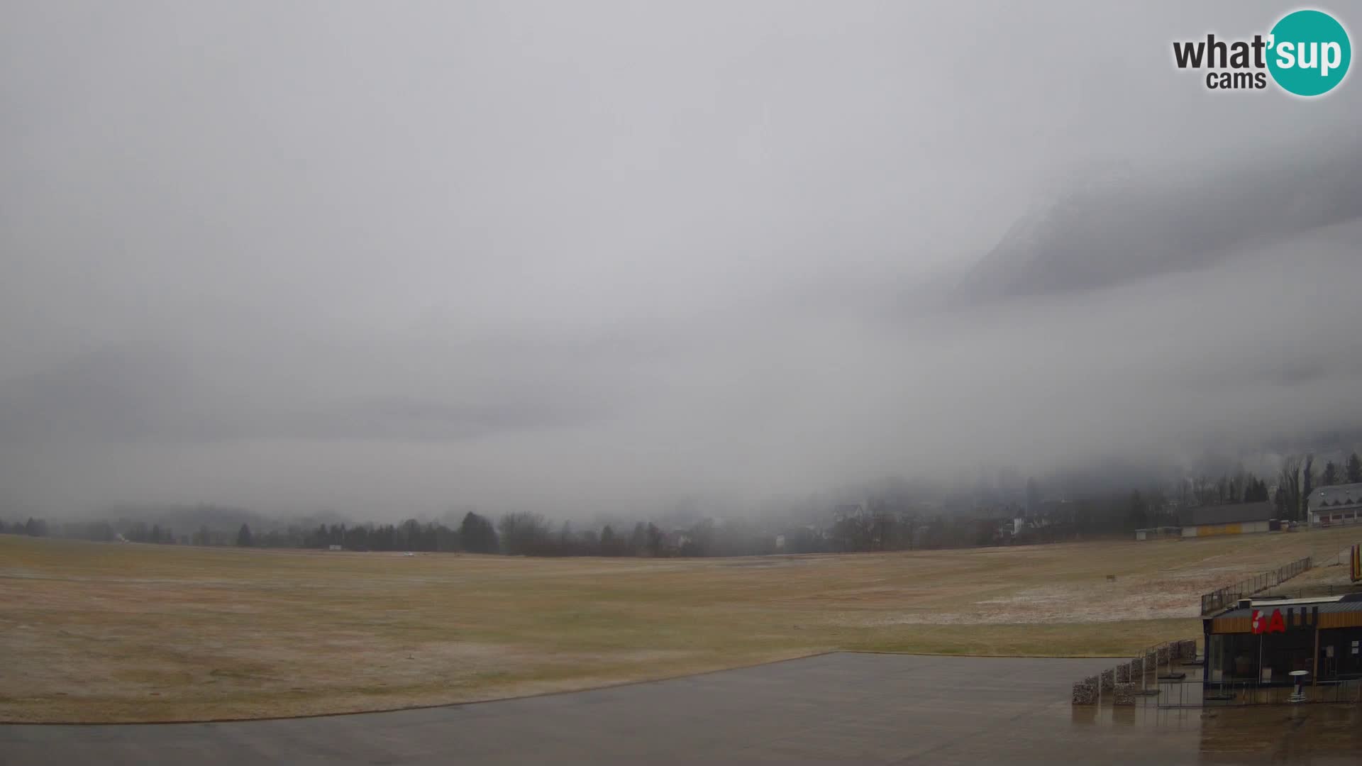 Web kamera uživo Zračna luka Bovec – Pogled na Kanin