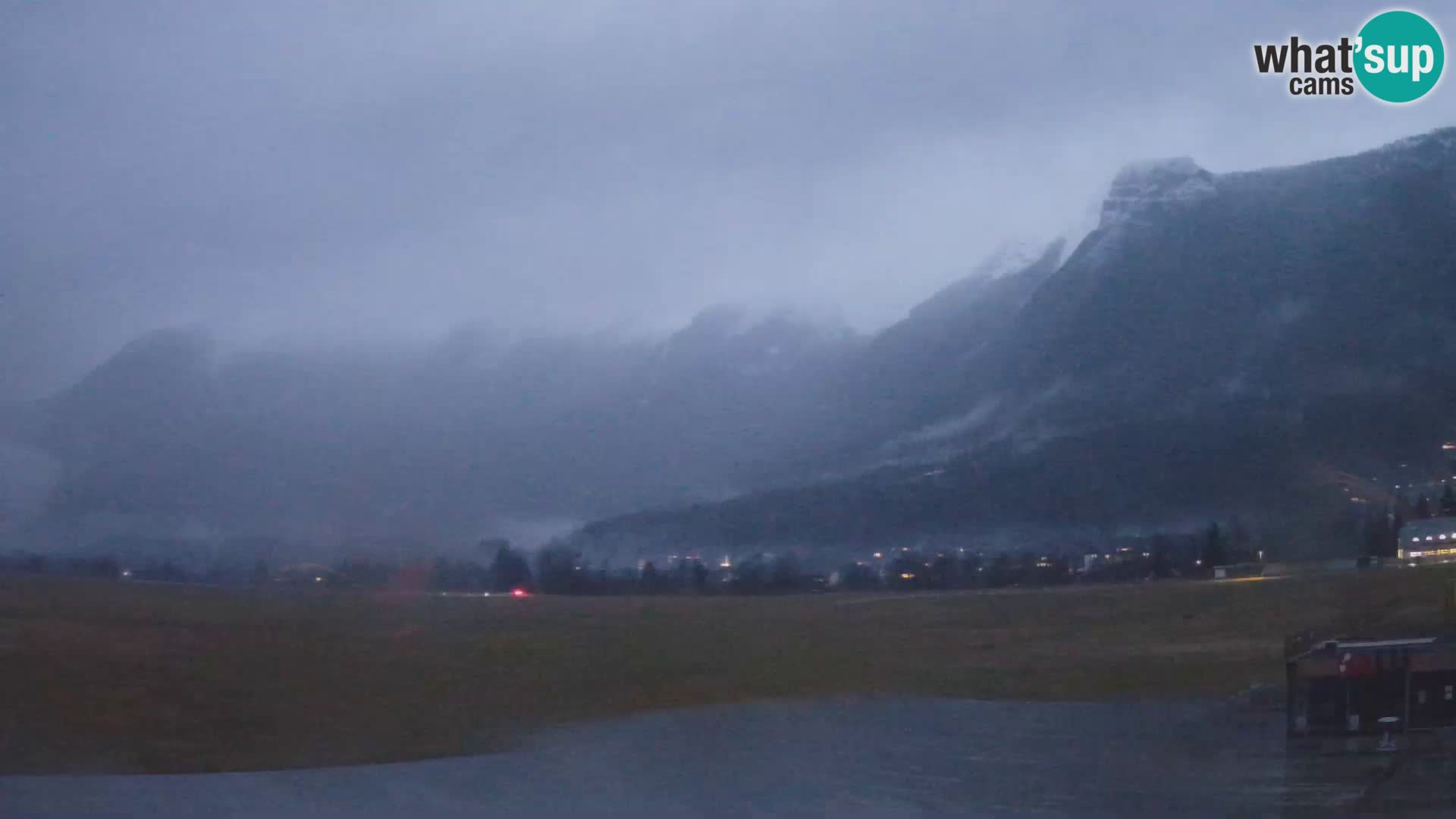 Webcam en direct Aéroport de Bovec – Vue sur Kanin
