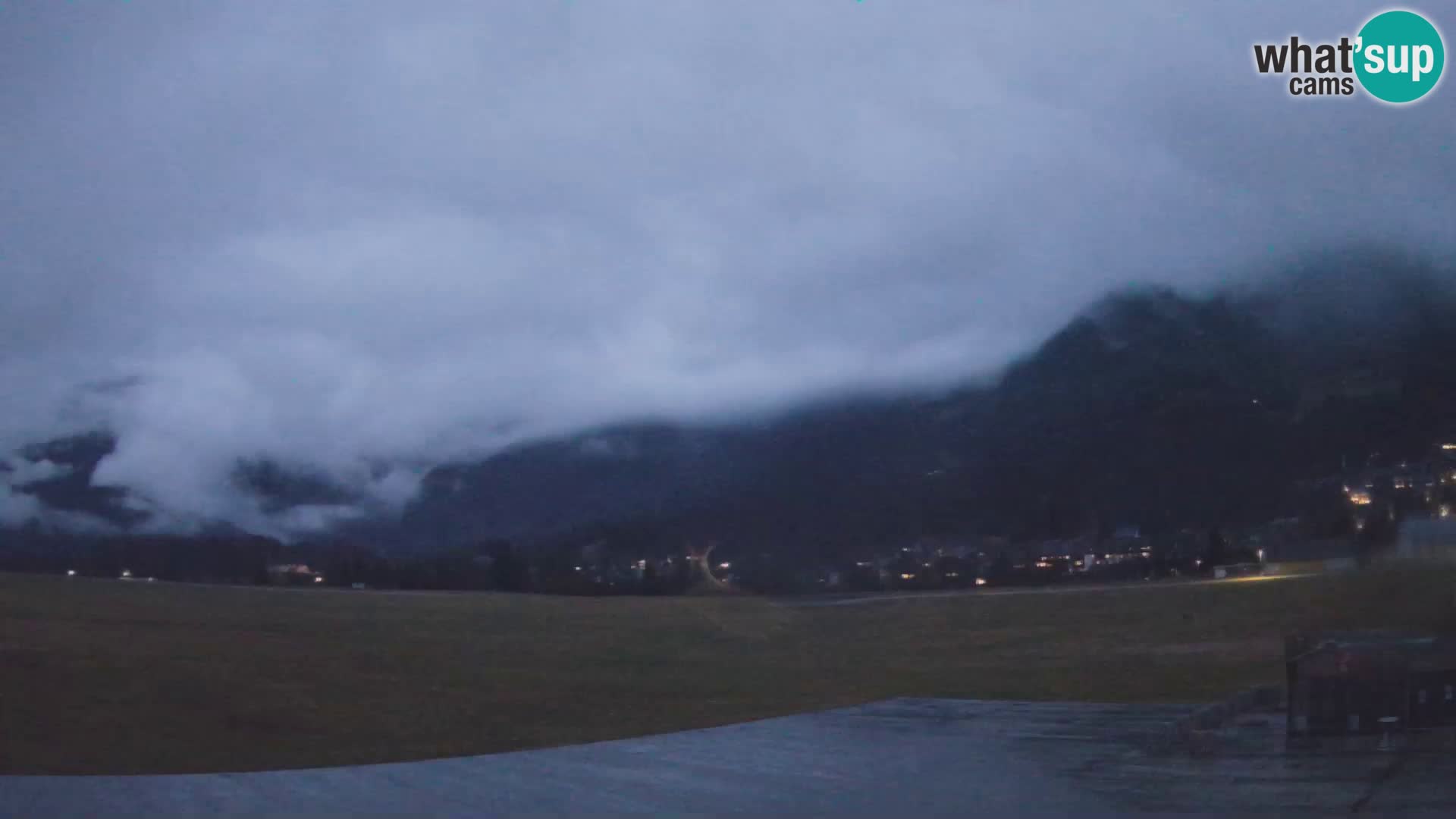 Web kamera uživo Zračna luka Bovec – Pogled na Kanin