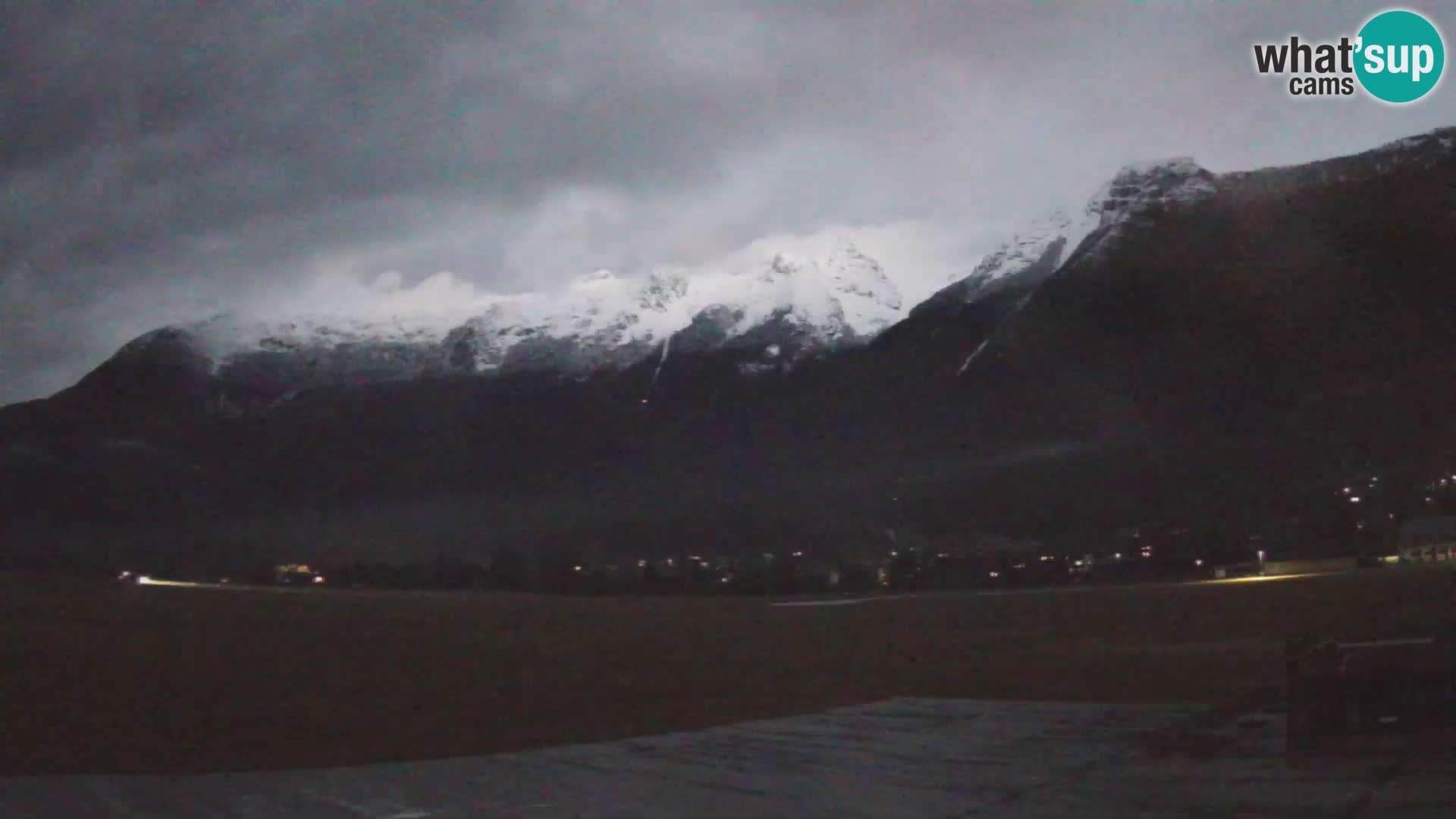 Web kamera uživo Zračna luka Bovec – Pogled na Kanin