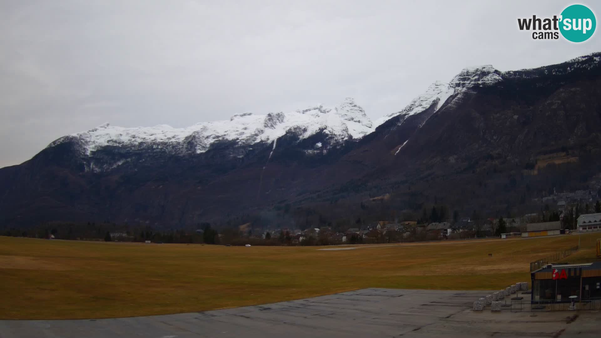 Web kamera uživo Zračna luka Bovec – Pogled na Kanin