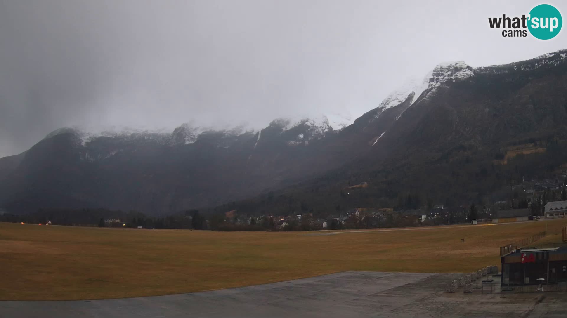 Webcam en direct Aéroport de Bovec – Vue sur Kanin