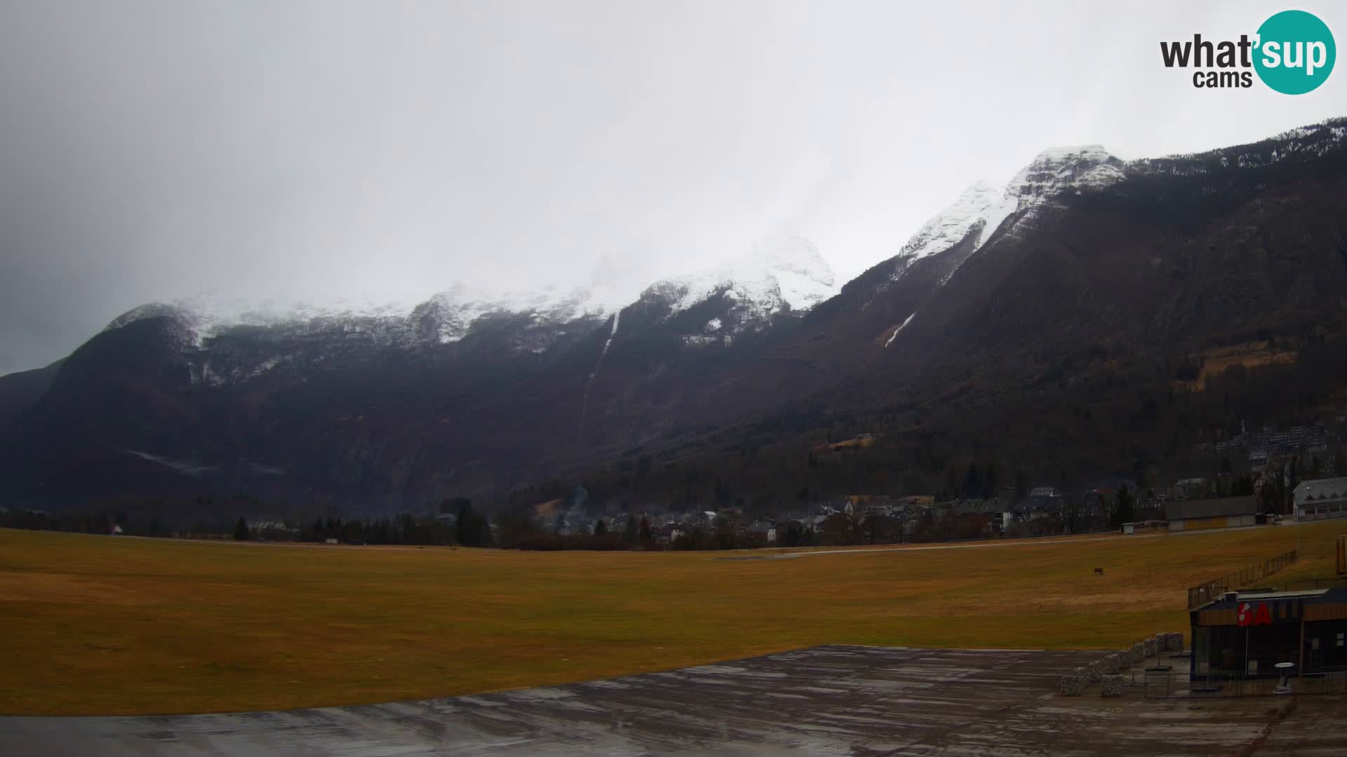 Webcam en direct Aéroport de Bovec – Vue sur Kanin