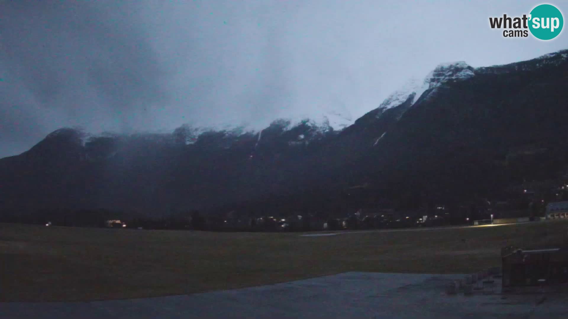 Live webcam Bovec airport – View to Kanin