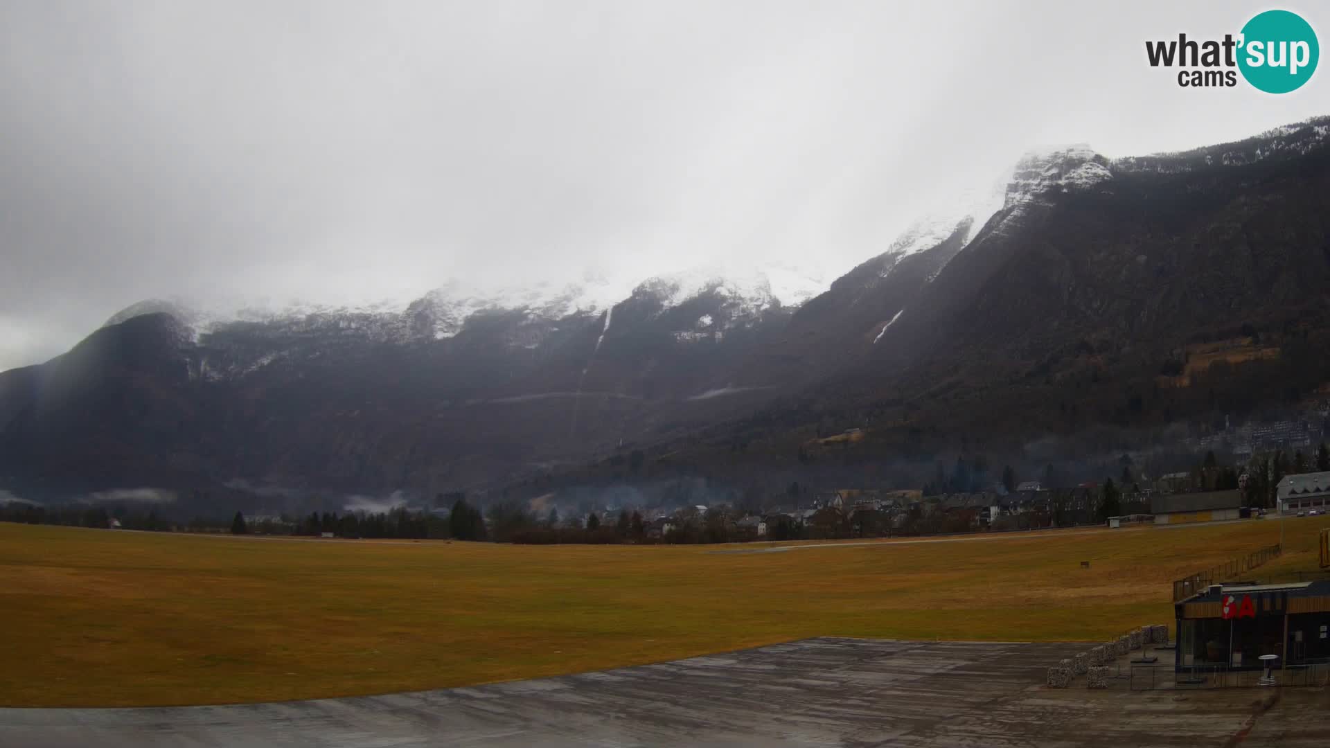 Cámara web en vivo Aeropuerto de Bovec – Vista a Kanin