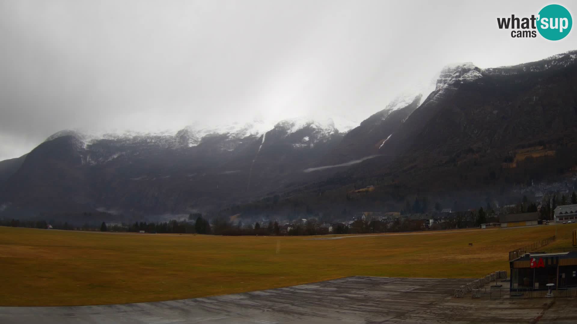 Webcam en direct Aéroport de Bovec – Vue sur Kanin