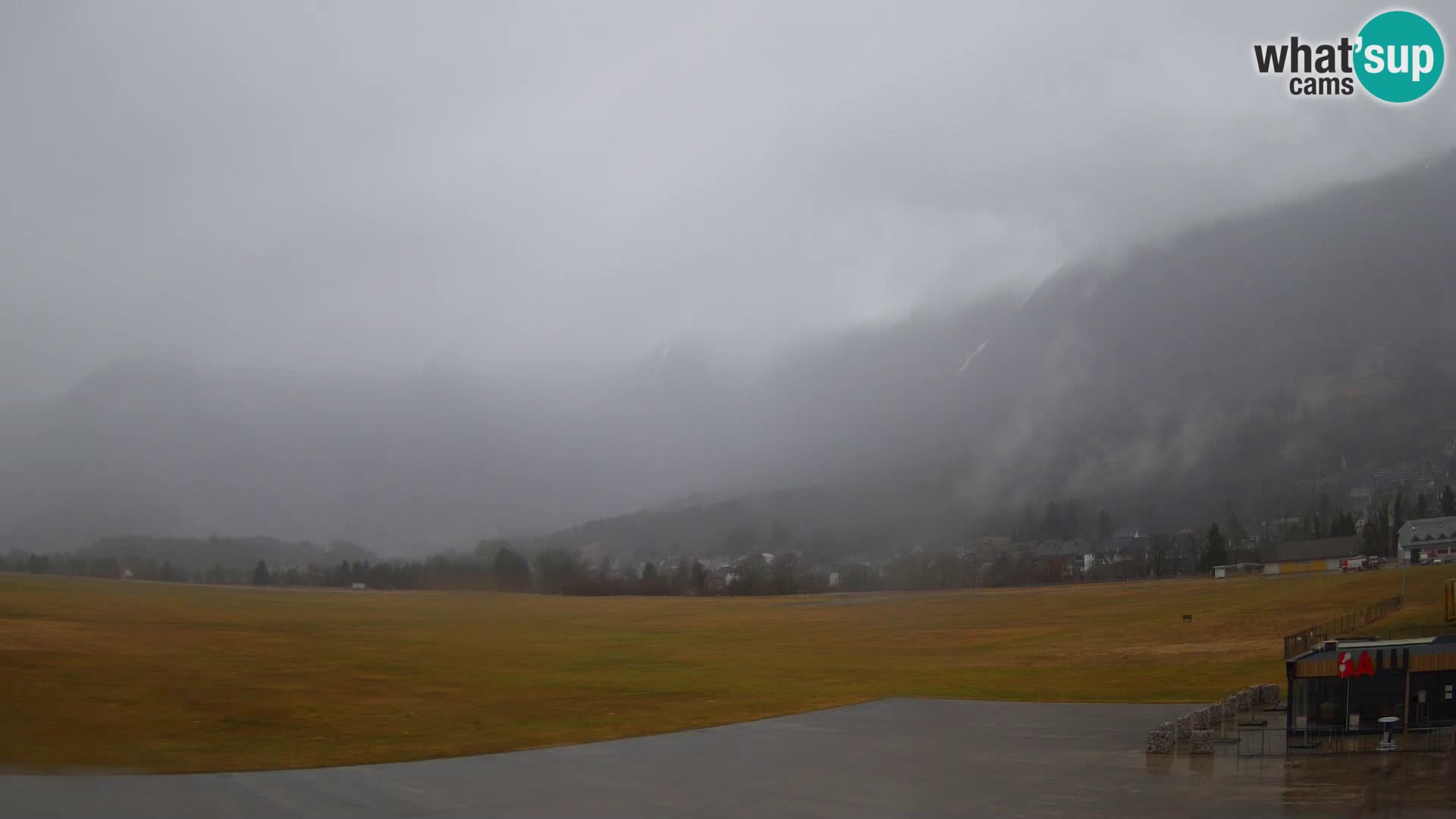 Webcam en direct Aéroport de Bovec – Vue sur Kanin