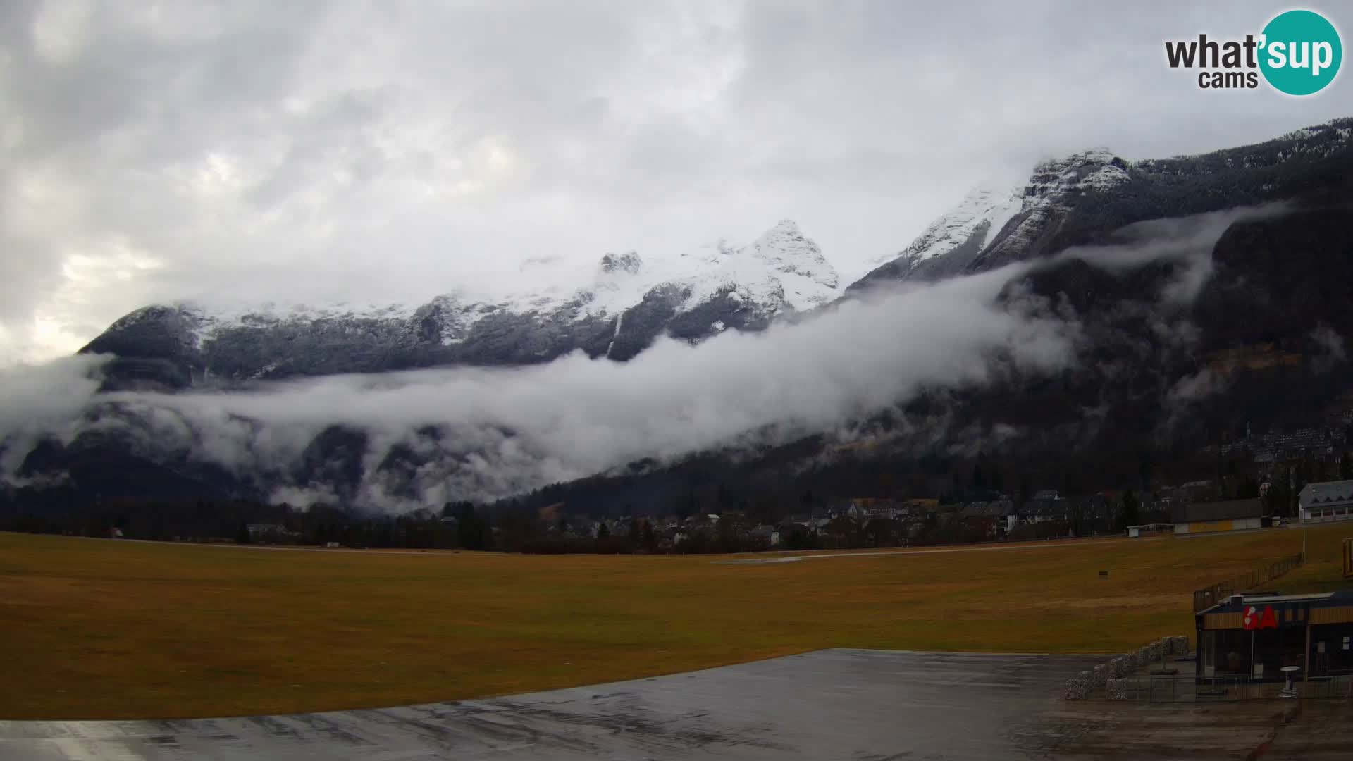 Webcam en direct Aéroport de Bovec – Vue sur Kanin