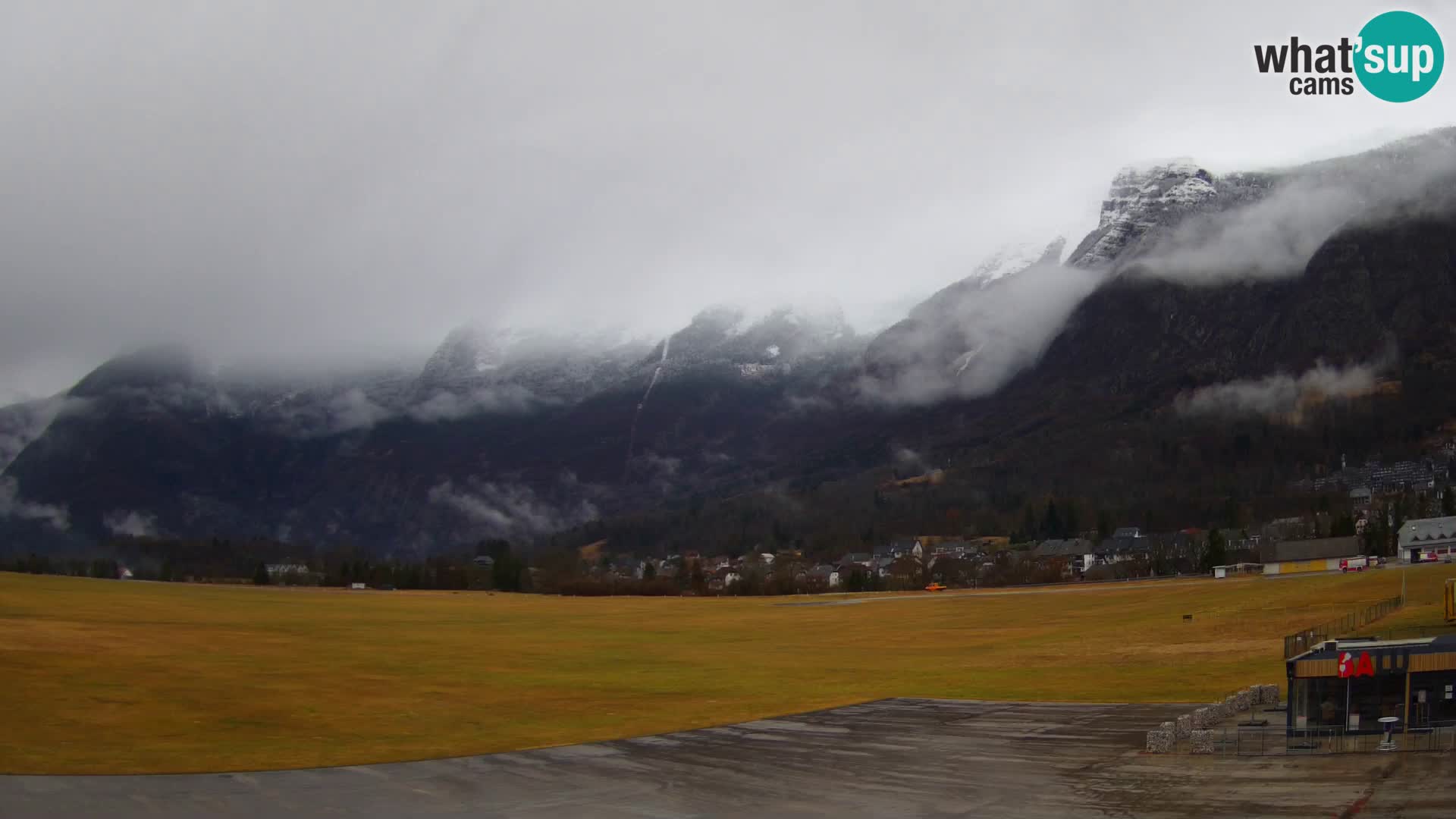 Webcam en direct Aéroport de Bovec – Vue sur Kanin
