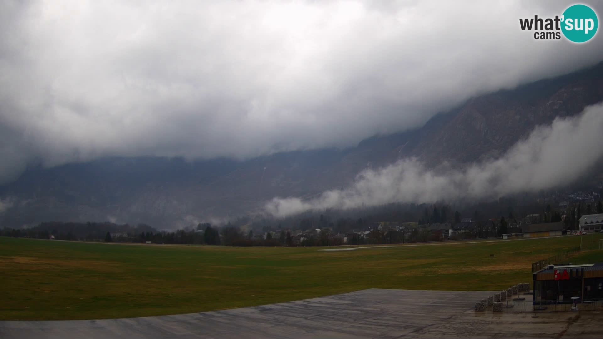 Webcam en direct Aéroport de Bovec – Vue sur Kanin
