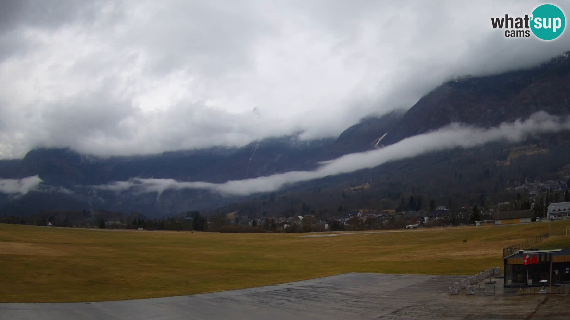 Webcam en direct Aéroport de Bovec – Vue sur Kanin