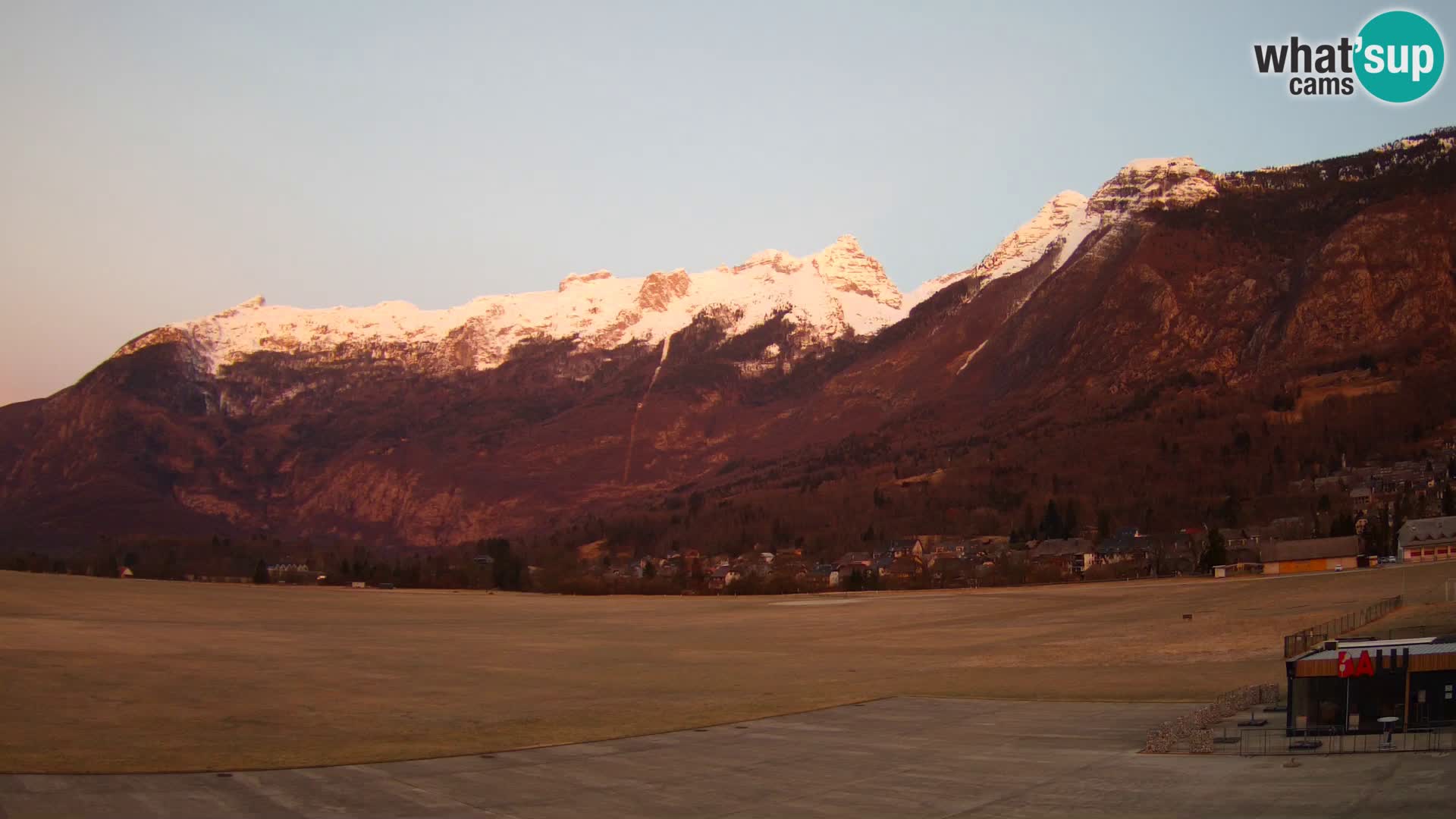 Webcam en direct Aéroport de Bovec – Vue sur Kanin