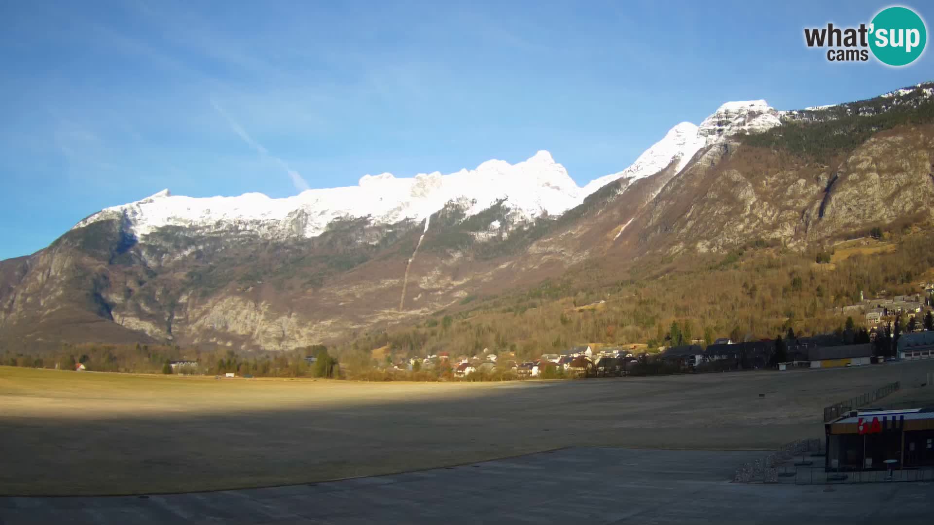 Webcam en direct Aéroport de Bovec – Vue sur Kanin