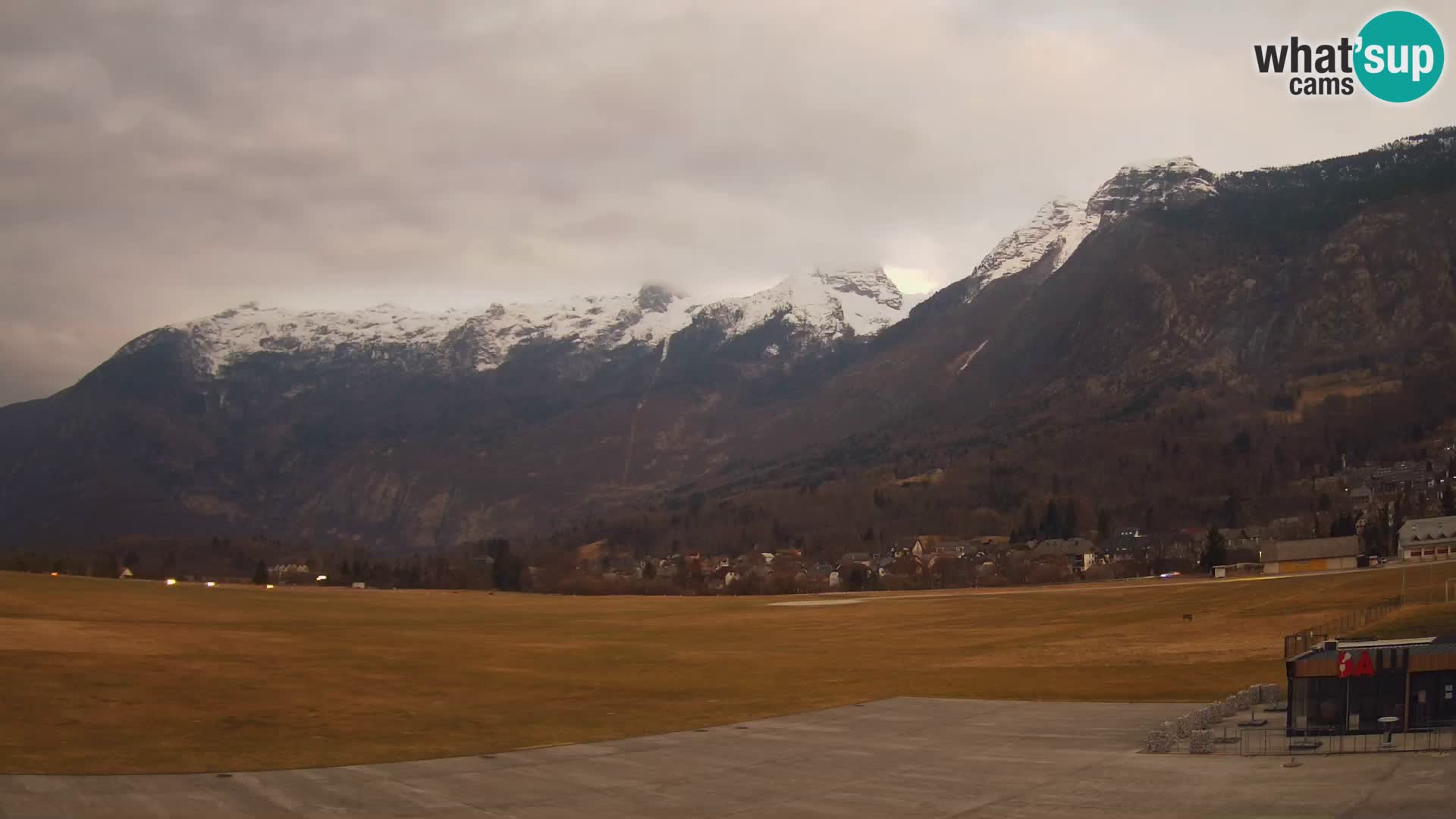 Webcam en direct Aéroport de Bovec – Vue sur Kanin