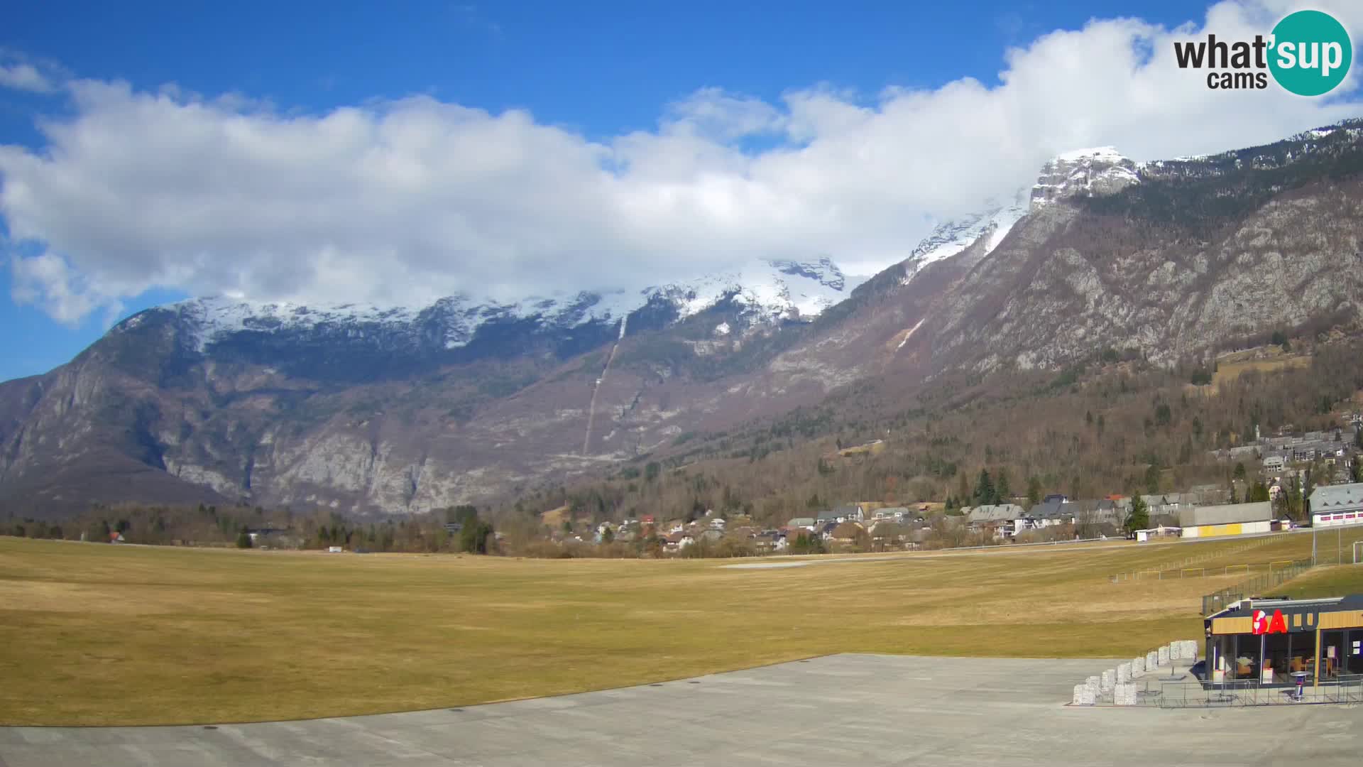 Live webcam Bovec airport – View to Kanin
