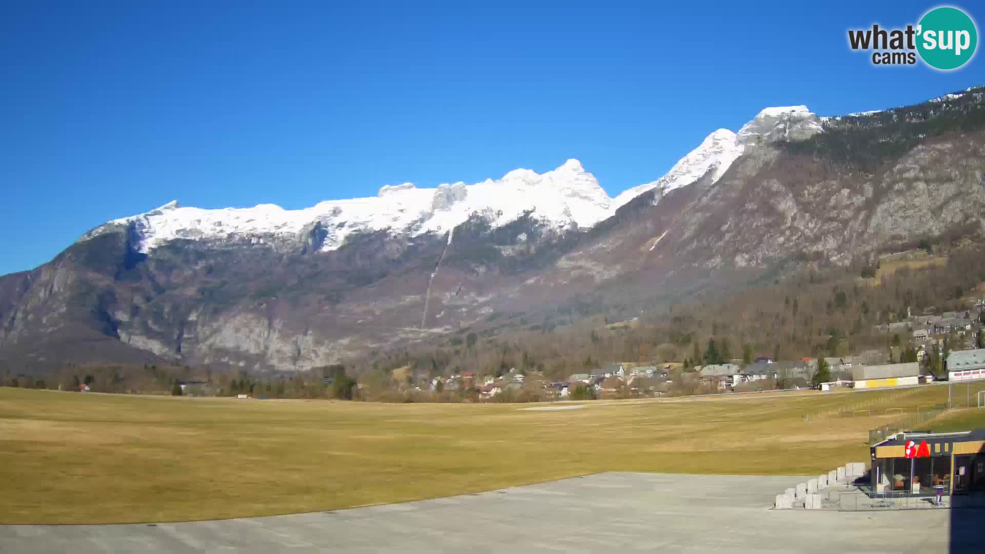 Web kamera uživo Zračna luka Bovec – Pogled na Kanin