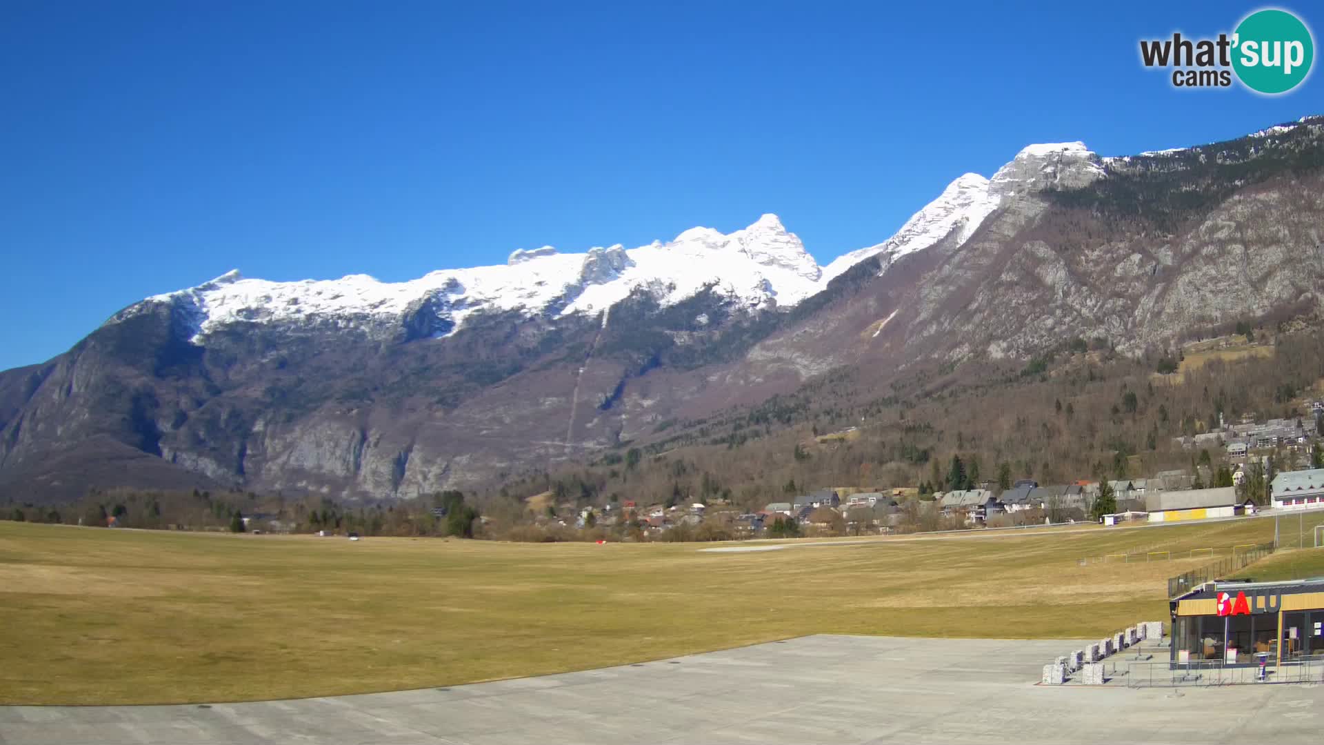 Web kamera uživo Zračna luka Bovec – Pogled na Kanin