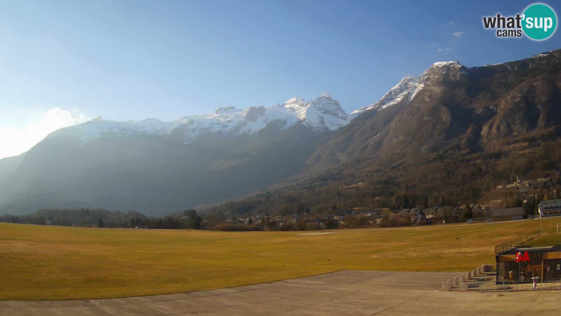Live webcam Bovec airport – View to Kanin
