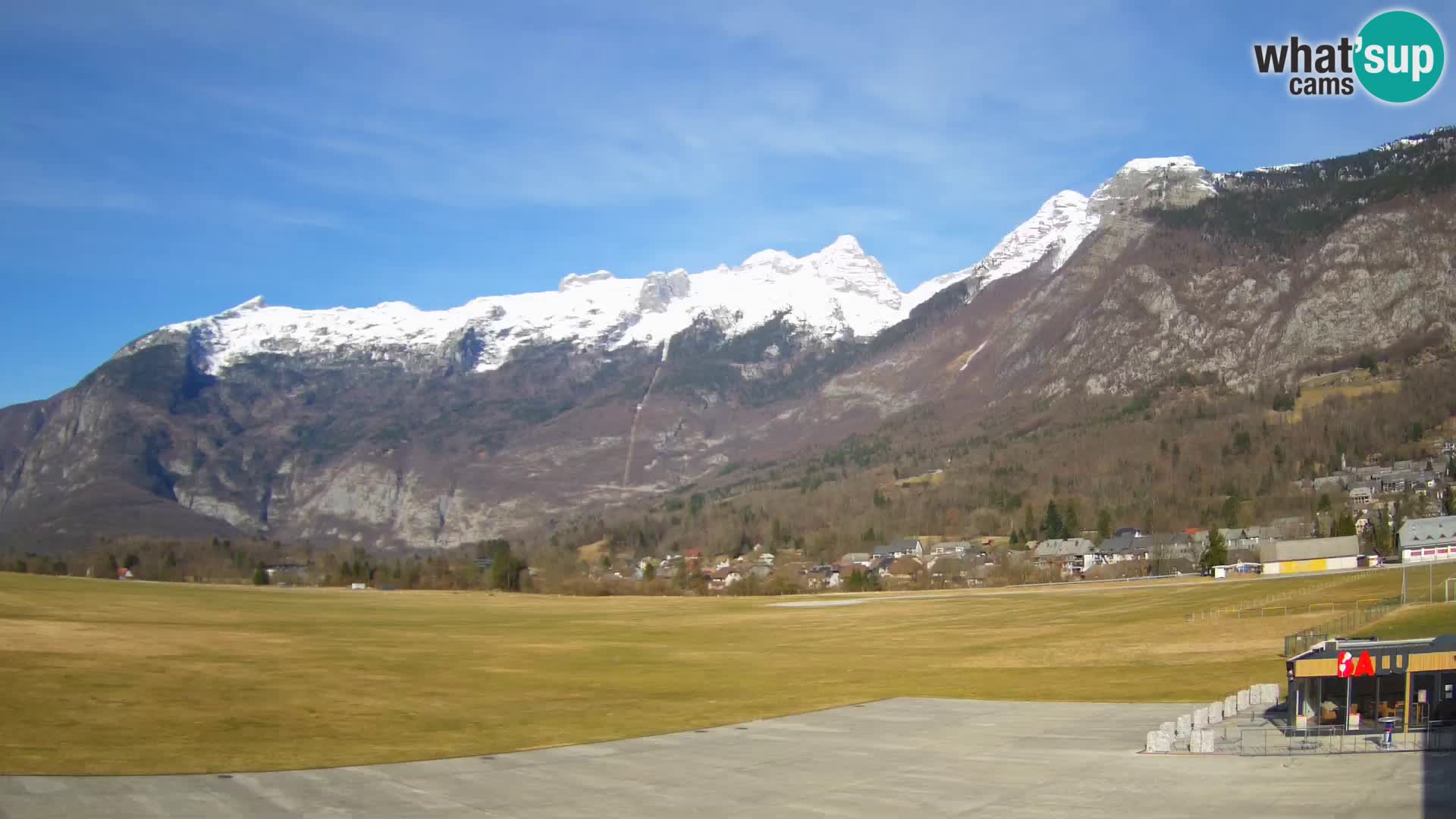 Spletna kamera letališče Bovec – pogled proti Kaninu