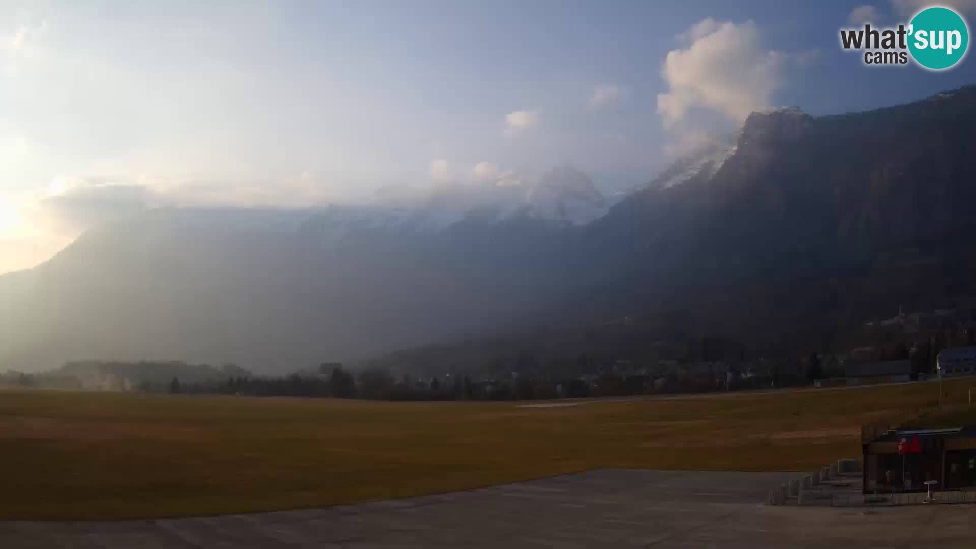 Live webcam Bovec airport – View to Kanin