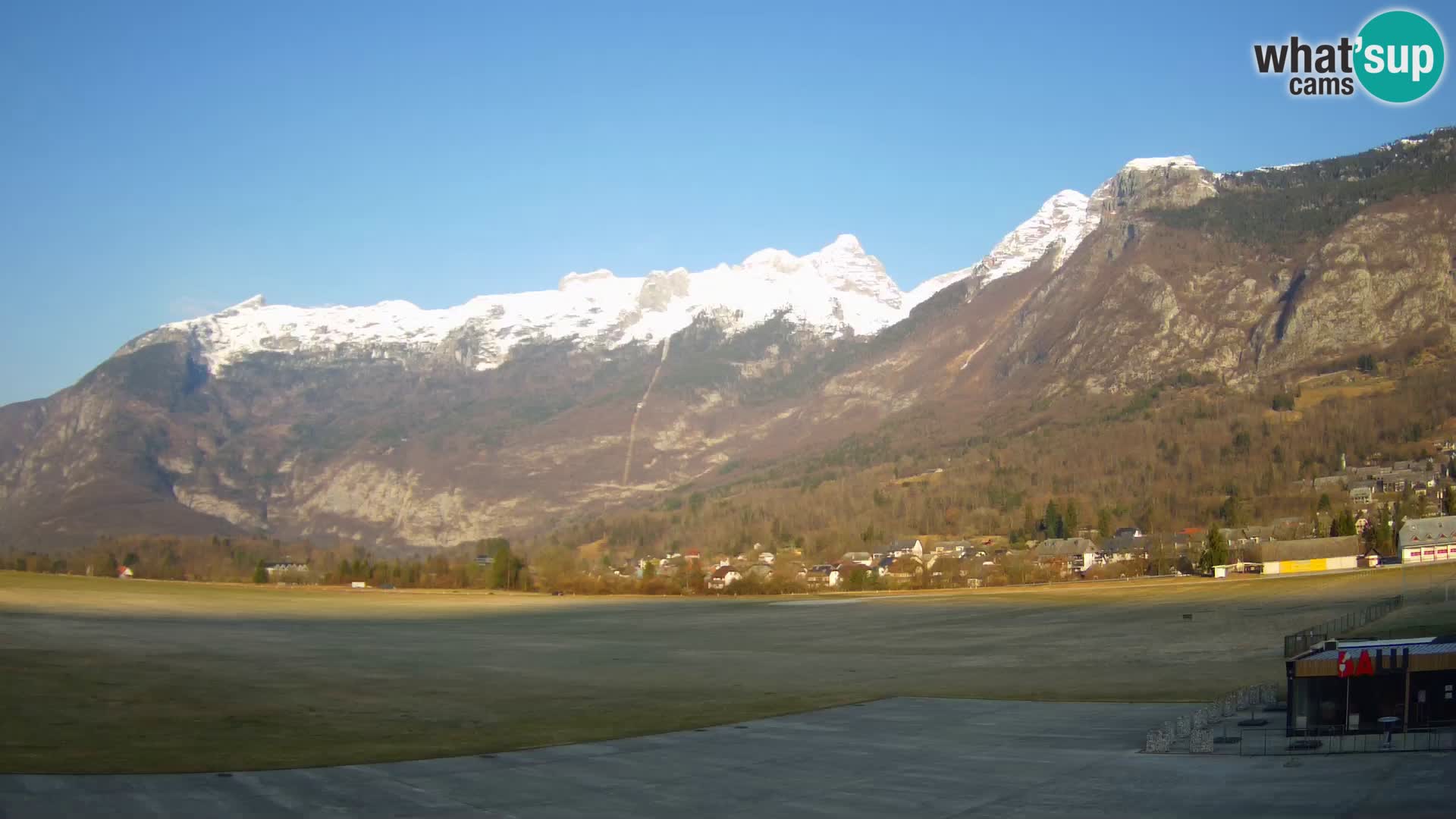 Live webcam Bovec airport – View to Kanin