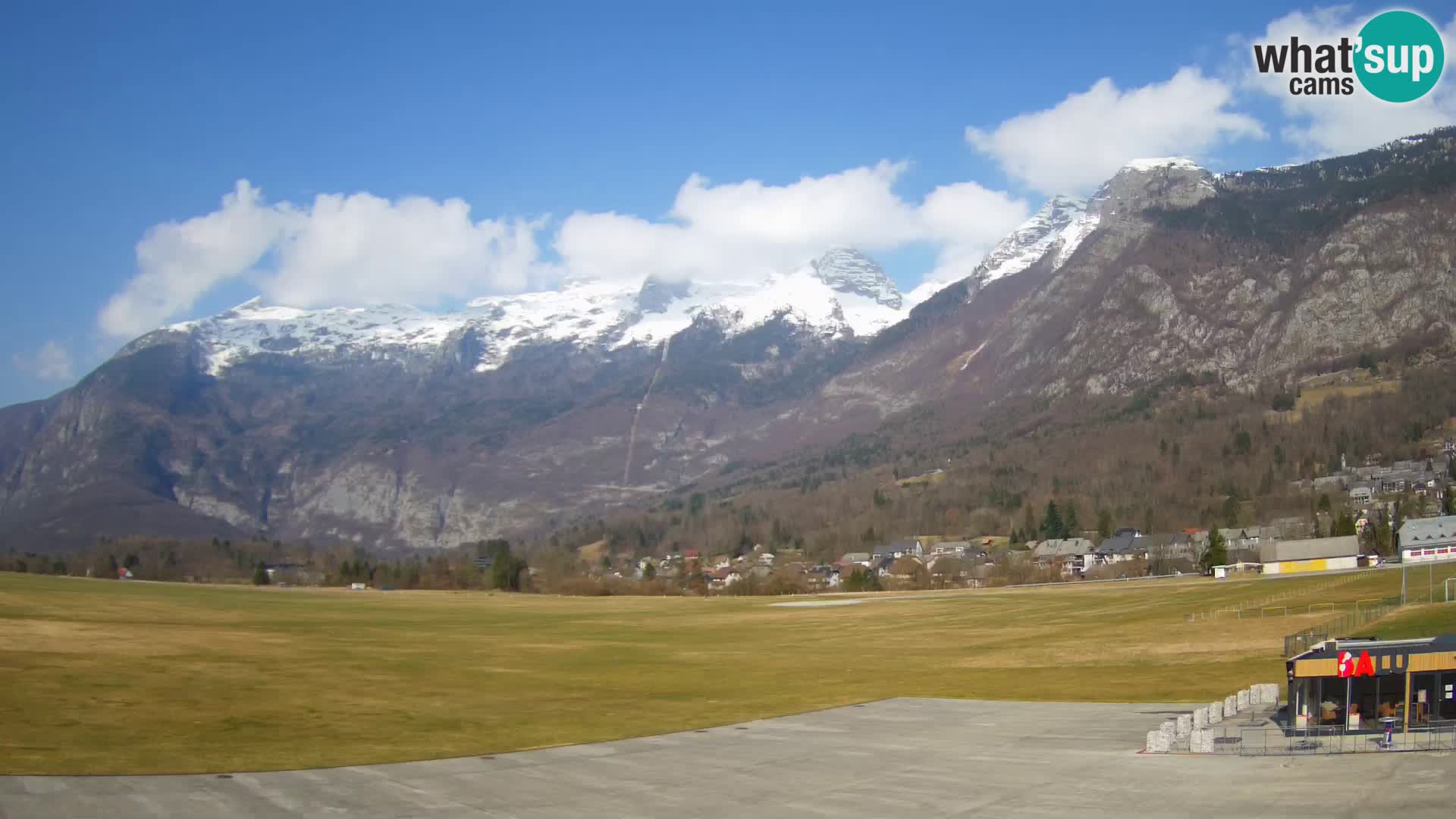 Live webcam Bovec airport – View to Kanin