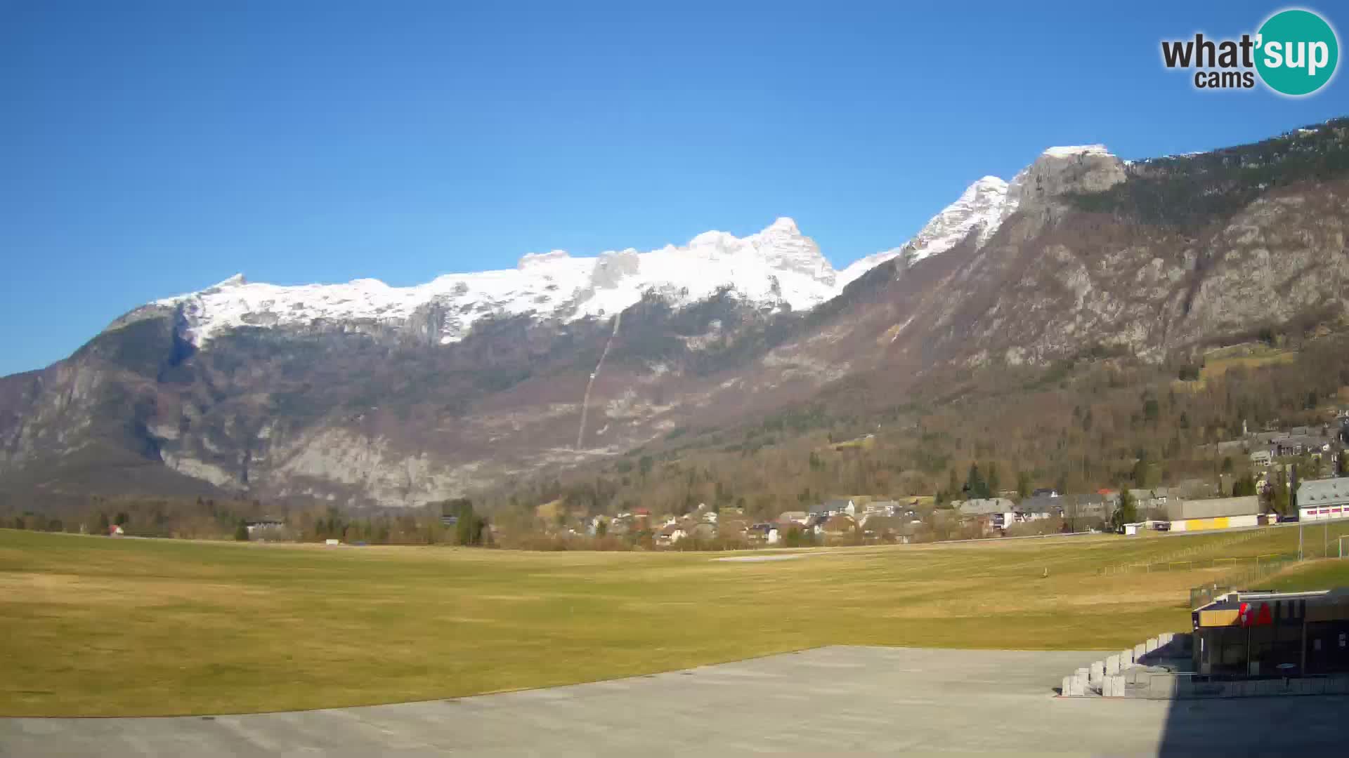 Webcam en direct Aéroport de Bovec – Vue sur Kanin