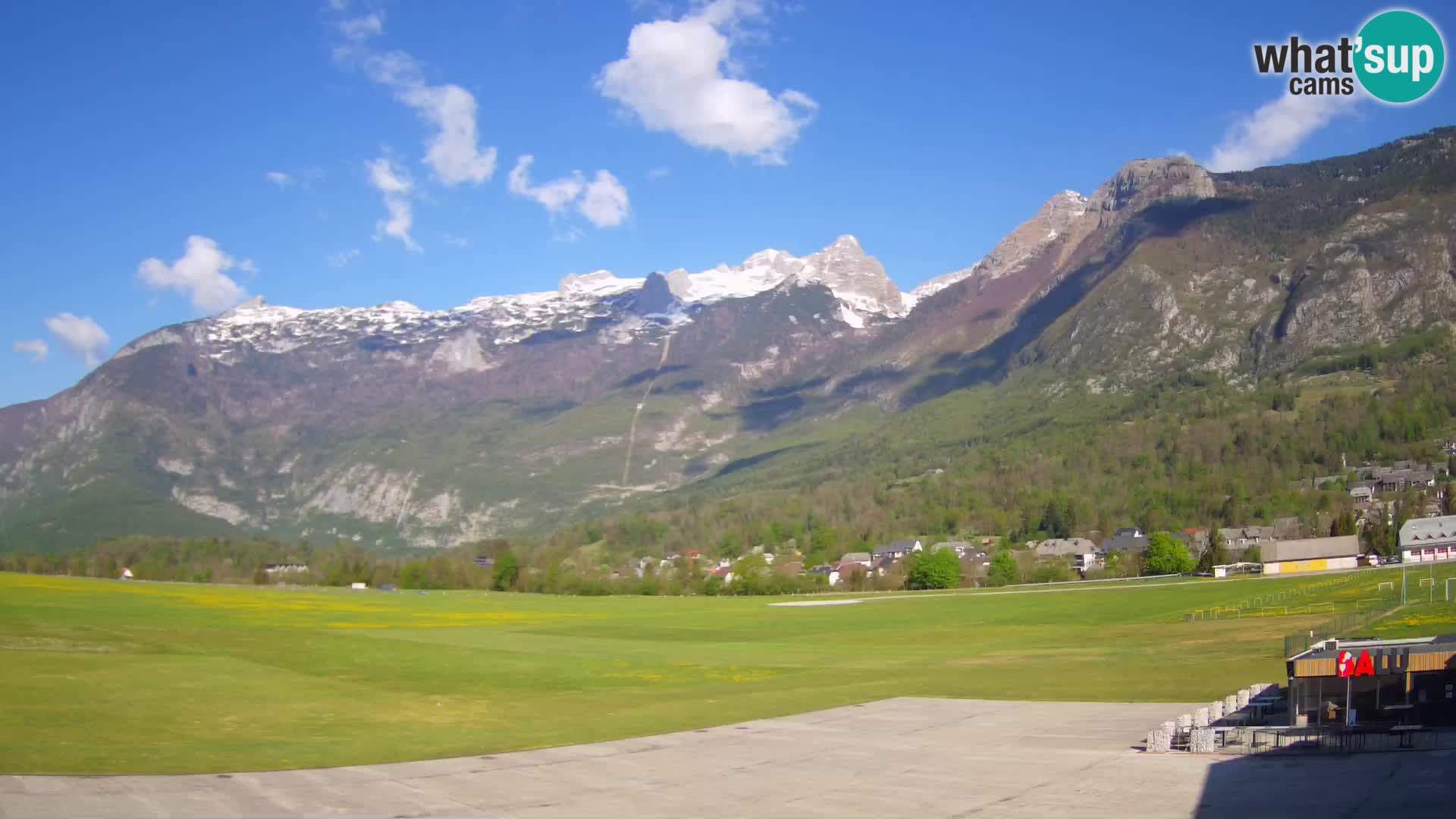 Web kamera uživo Zračna luka Bovec – Pogled na Kanin