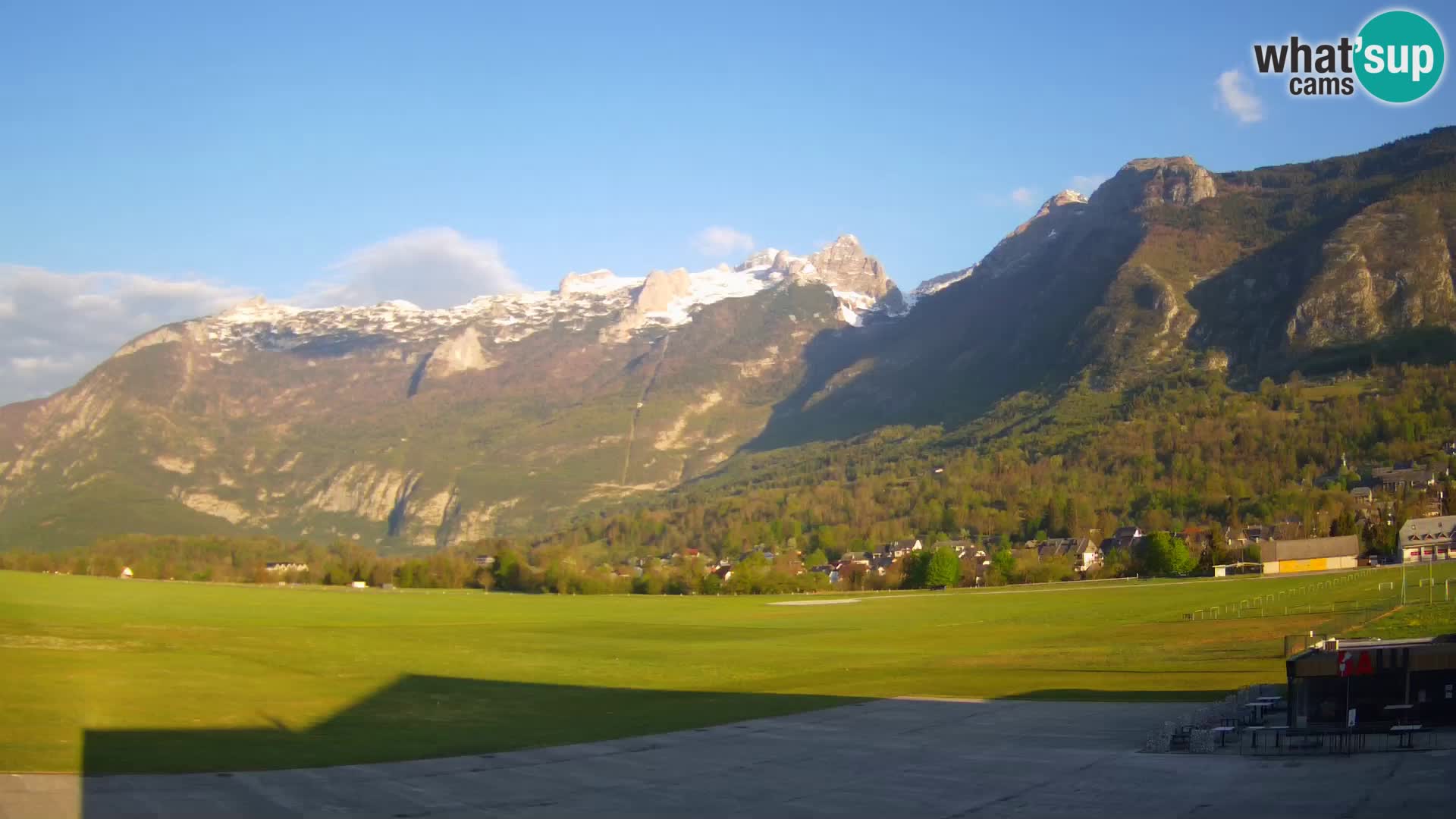 Webcam en direct Aéroport de Bovec – Vue sur Kanin