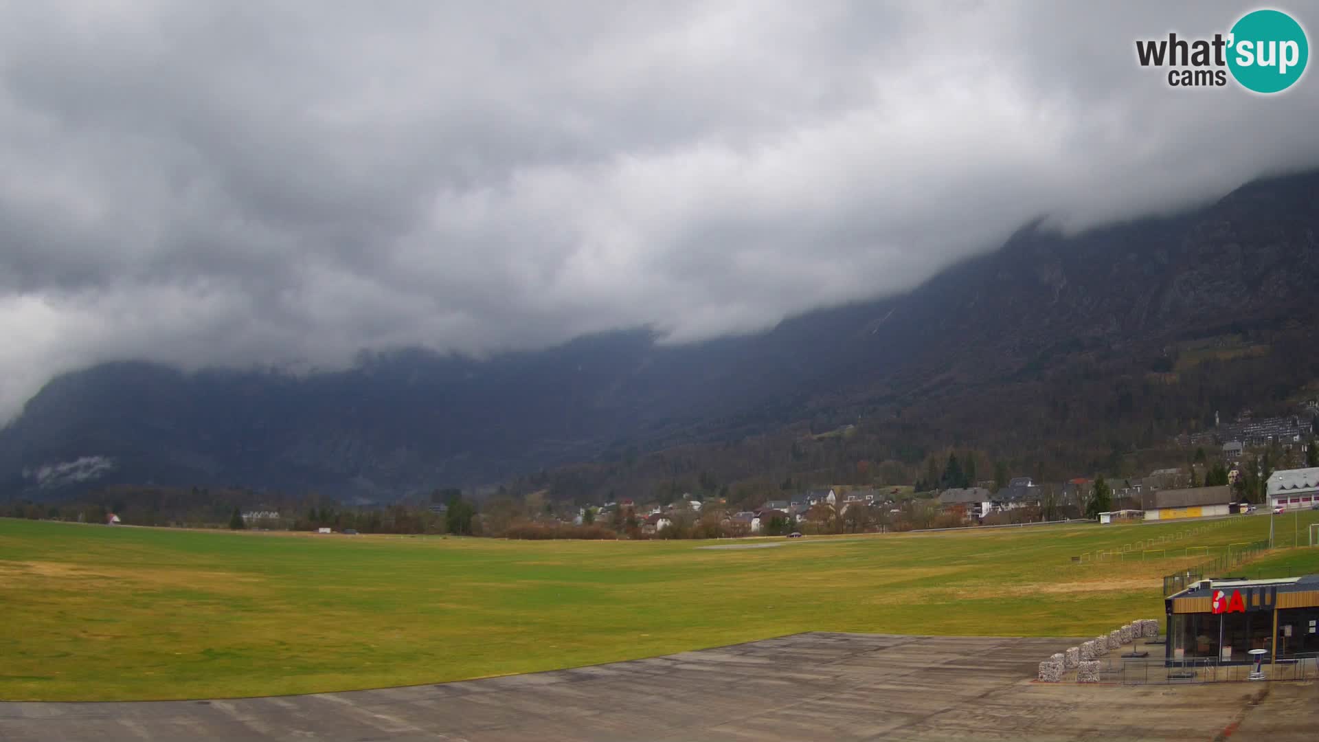 Webcam en direct Aéroport de Bovec – Vue sur Kanin