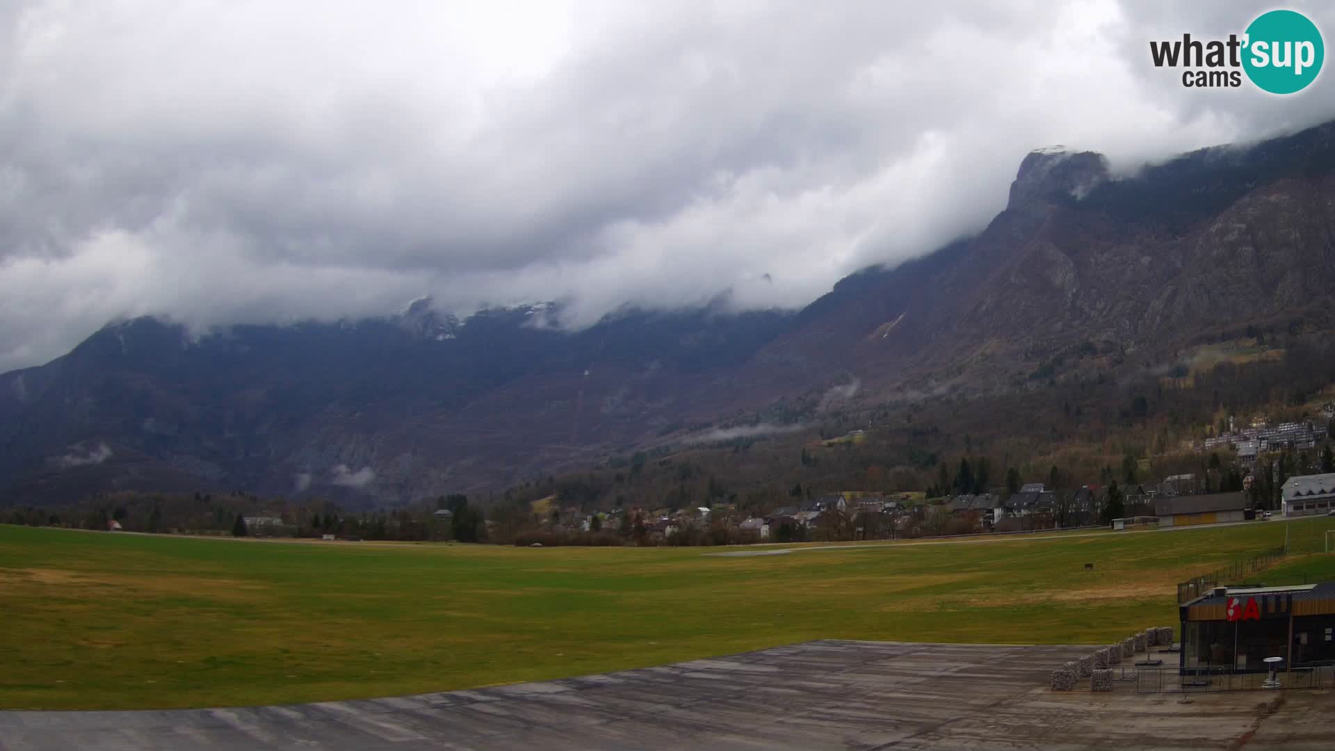Webcam en direct Aéroport de Bovec – Vue sur Kanin