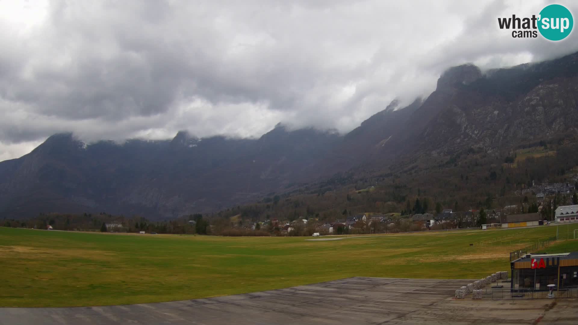 Webcam en direct Aéroport de Bovec – Vue sur Kanin