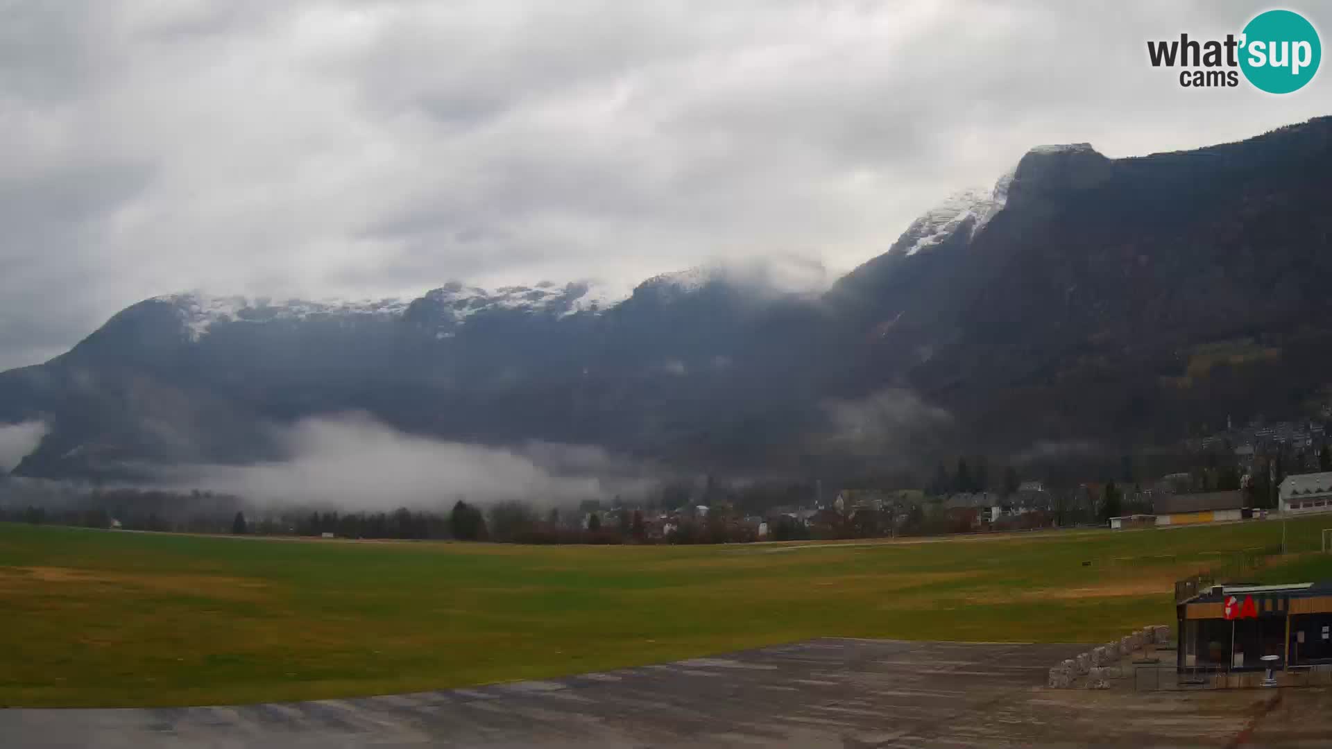 Webcam en direct Aéroport de Bovec – Vue sur Kanin