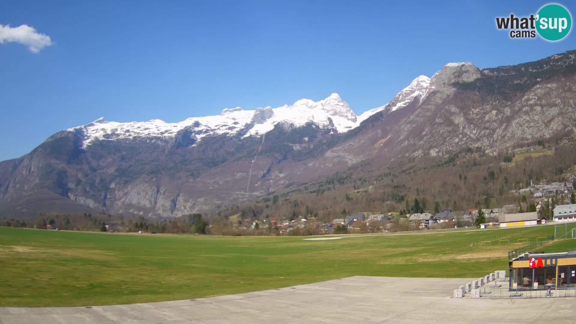 Web kamera uživo Zračna luka Bovec – Pogled na Kanin