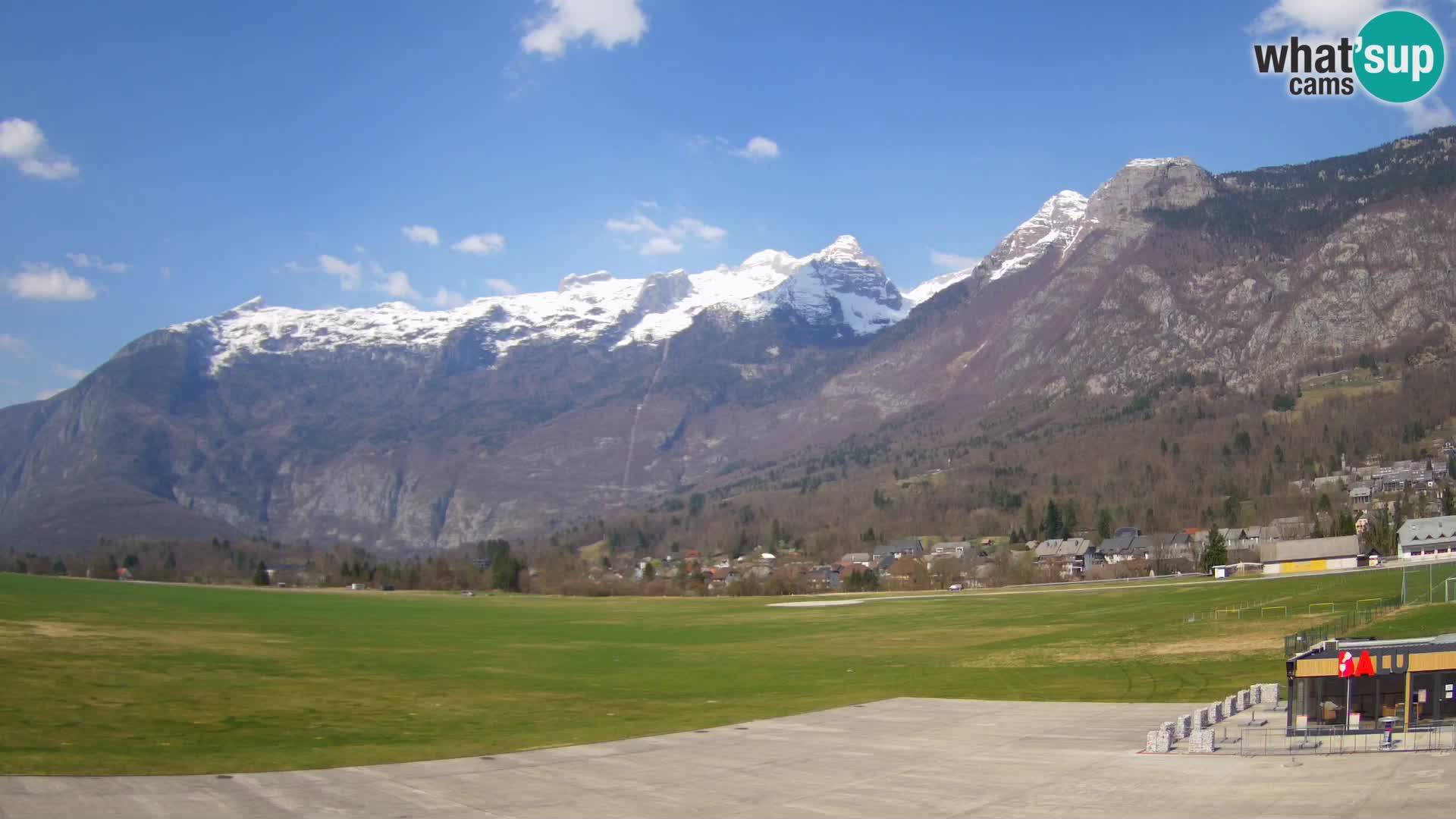 Webcam en direct Aéroport de Bovec – Vue sur Kanin