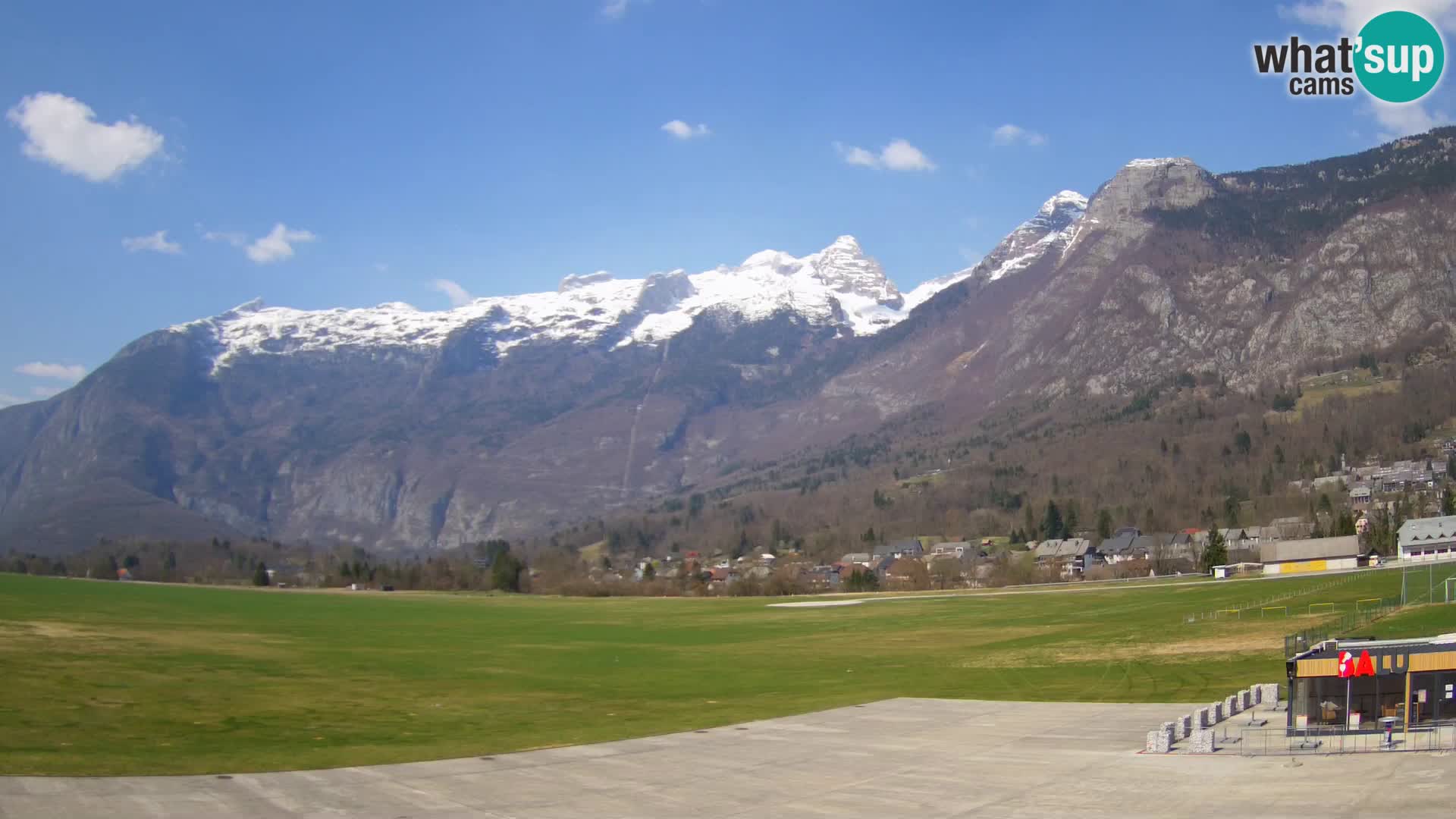 Spletna kamera letališče Bovec – pogled proti Kaninu